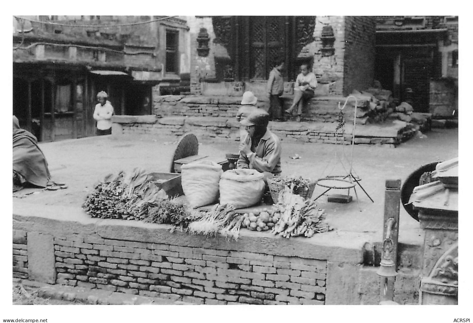 NEPAL KATMANDOU Marchand Fruits Et Légumes Marché De Thamel Année 1984  Katmandhu  Katmandu KATHMANDU N°  48   \MR8073 - Nepal