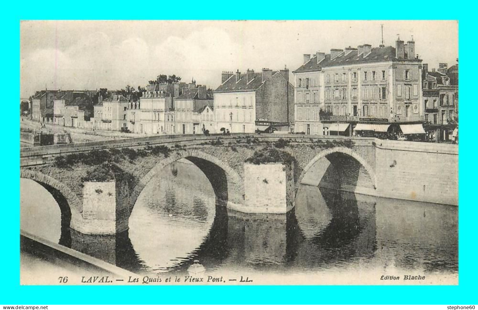 A889 / 075 38 - LAVAL Quais Et Le Vieux Pont - Laval