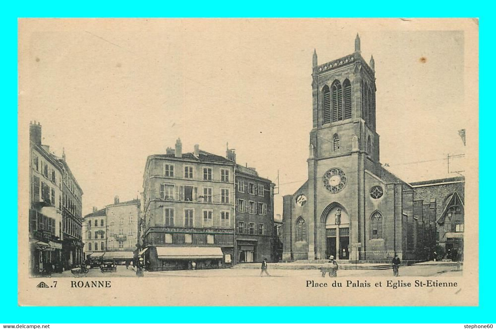 A879 / 551 42 - ROANNE Place Du Palais Et Eglise St Etienne - Roanne