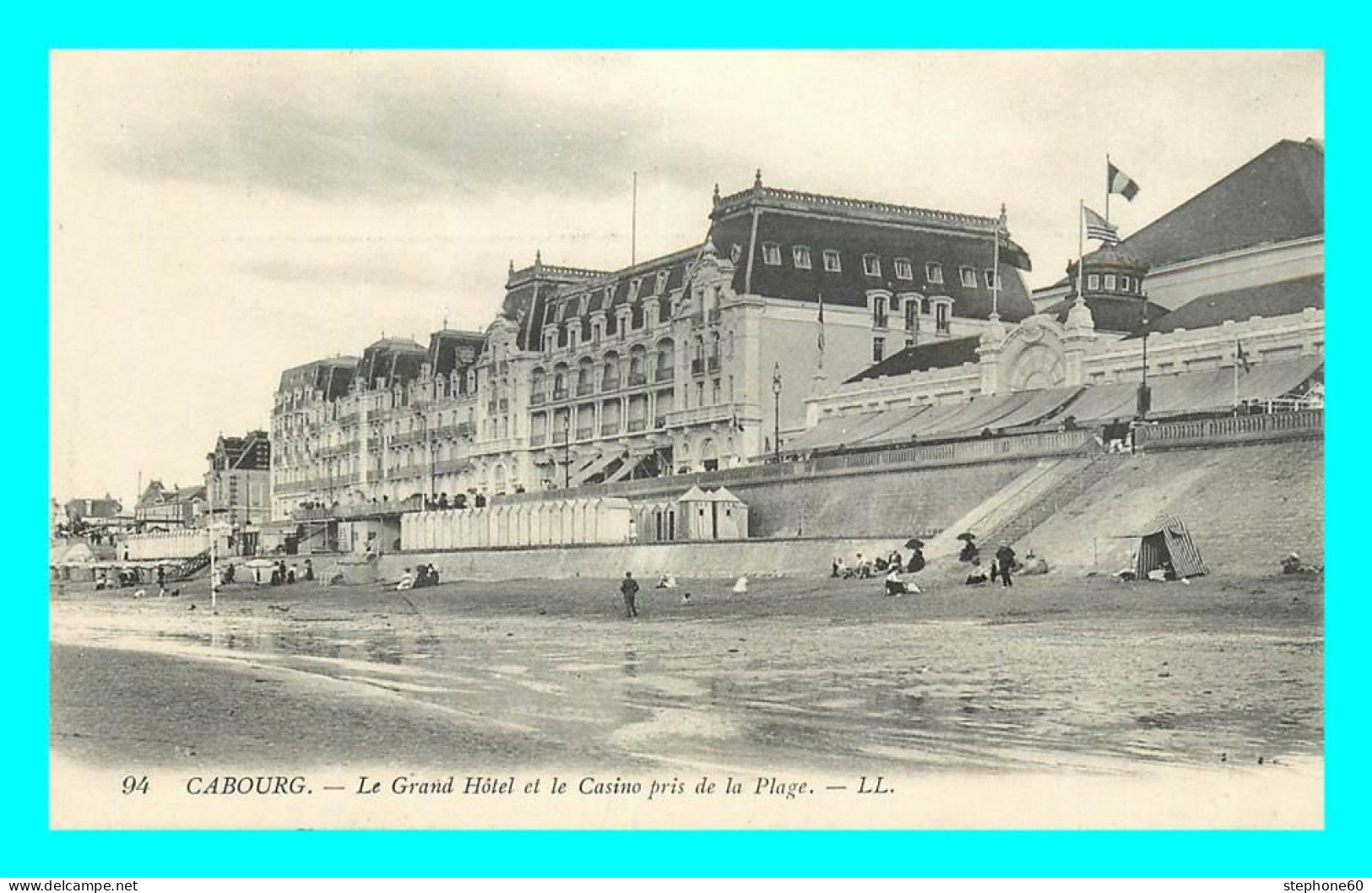 A876 / 273 14 - CABOURG Grand Hotel Et Casino Pris De La Plage - Cabourg