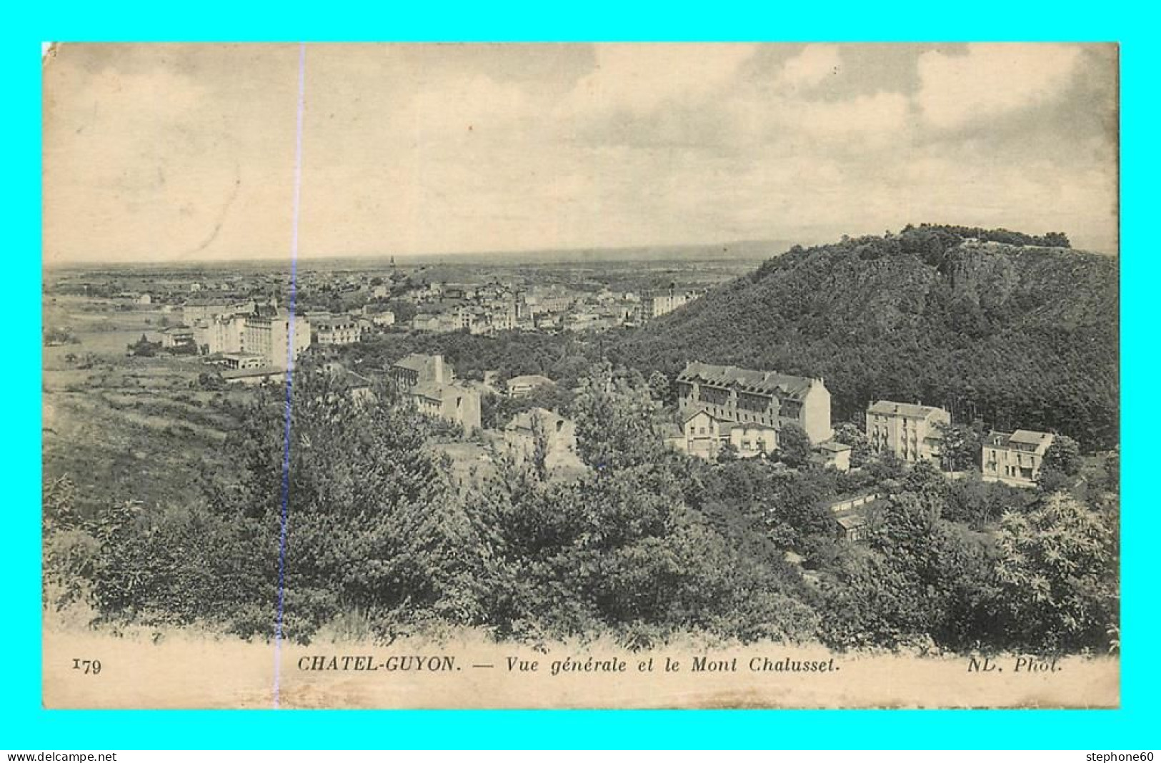 A877 / 037 63 - CHATELGUYON Vue Générale Et Le Mont Chalusset - Châtel-Guyon