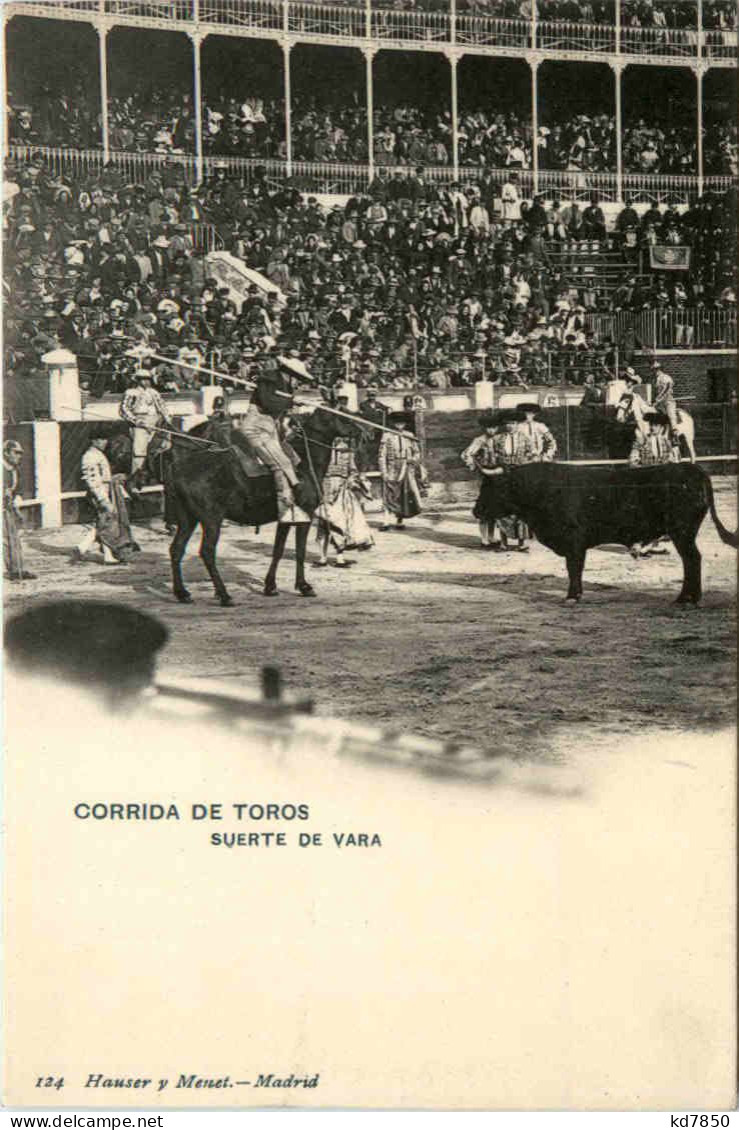 Madrid - Corrida De Toros - Madrid