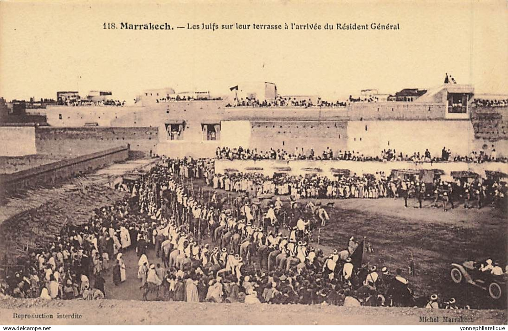 JUDAÏCA - JEWISH - MAROC - MARRAKECH - Les Juifs Sur Leur Terrasse à L'arrivée Du Résident Général - Jud-402 - Judaisme