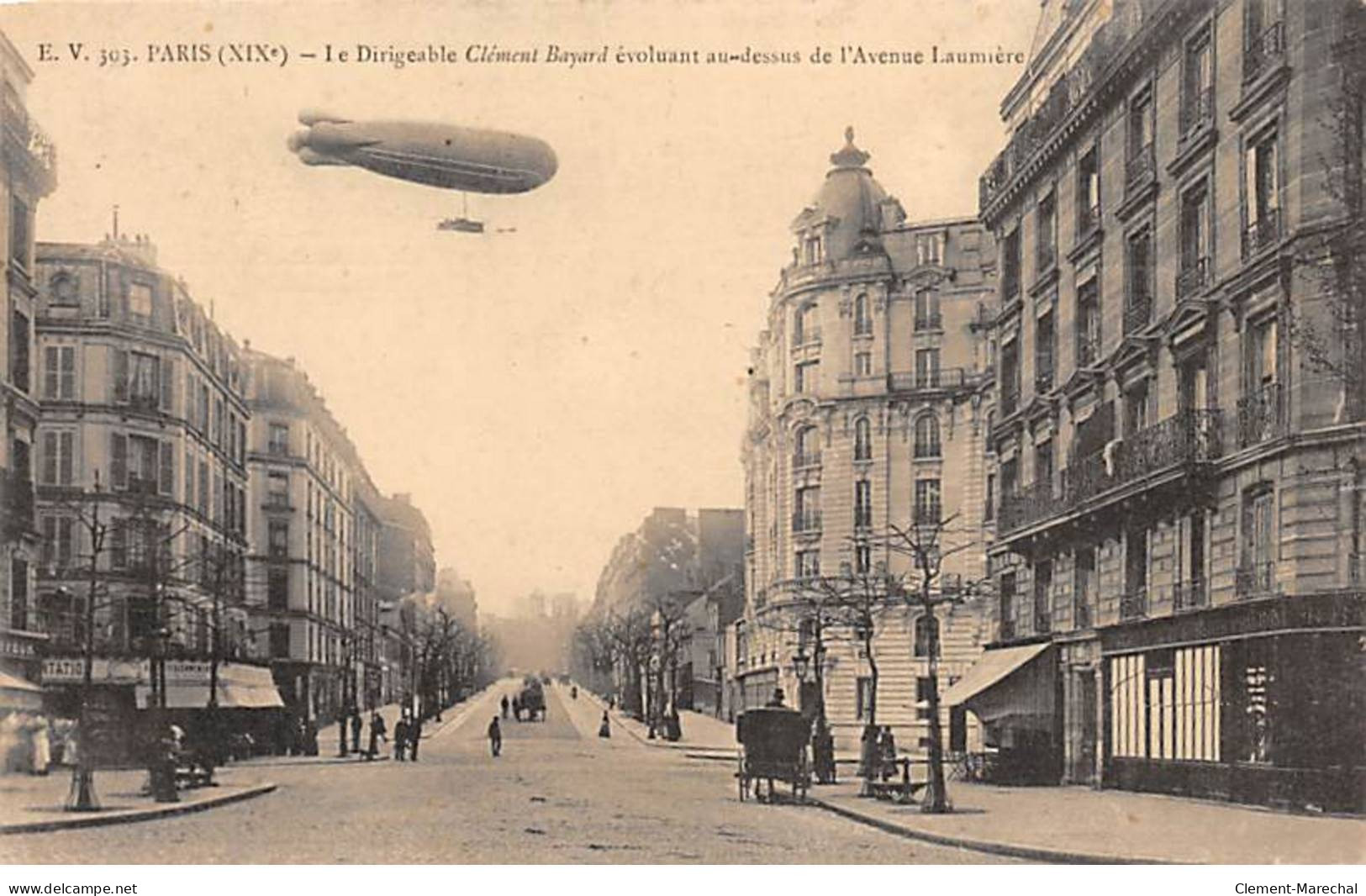 PARIS - Le Dirigeable " Clément Bayard " évoluant Au Dessus De L'Avenue Laumière - Très Bon état - District 19