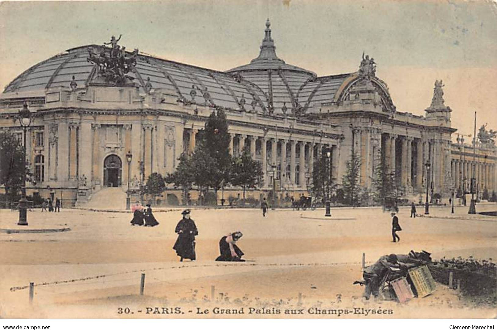 PARIS - Le Grand Palais Aux Champs Elysées - Très Bon état - District 08