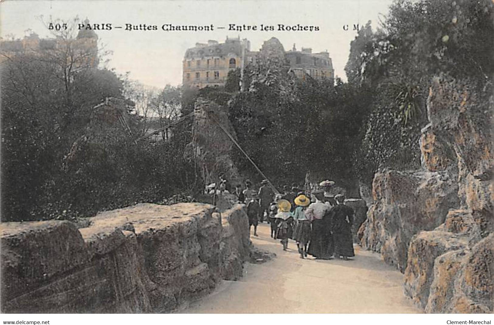 PARIS - Buttes Chaumont - Entre Les Rochers - Très Bon état - Arrondissement: 19
