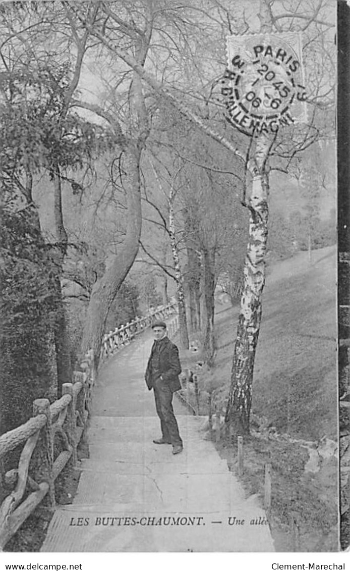 PARIS - Les Buttes Chaumont - Une Allée - Très Bon état - Paris (19)