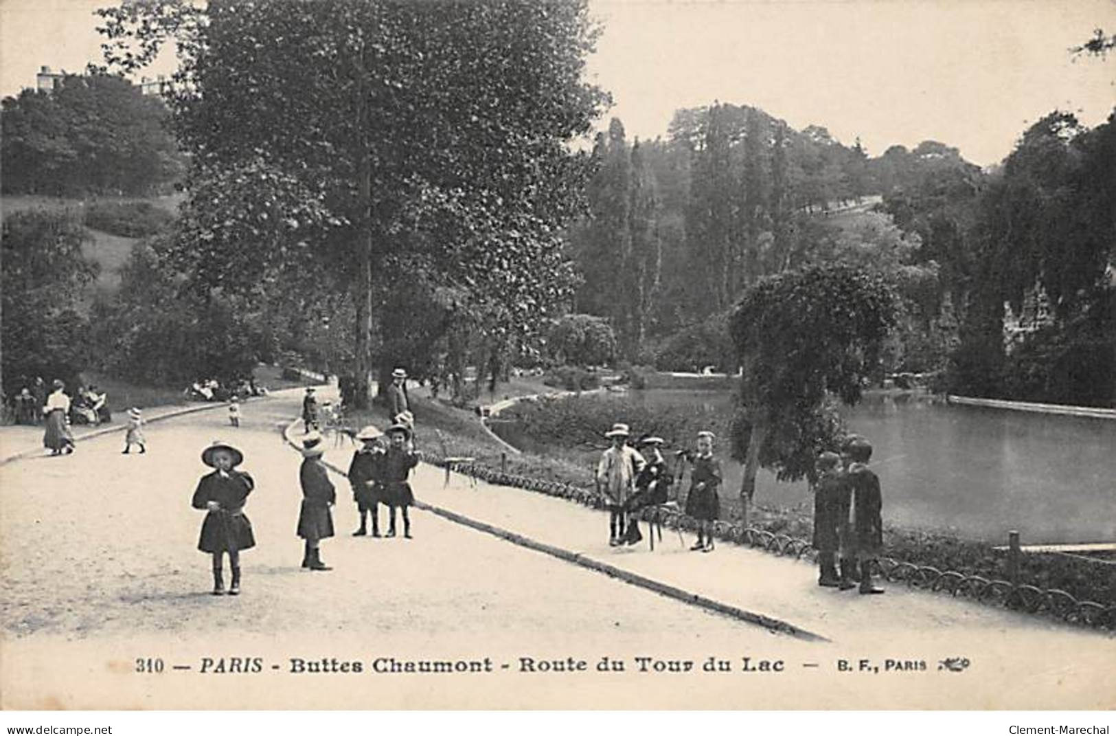 PARIS - Buttes Chaumont - Route Du Tour Du Lac - Très Bon état - Distrito: 19