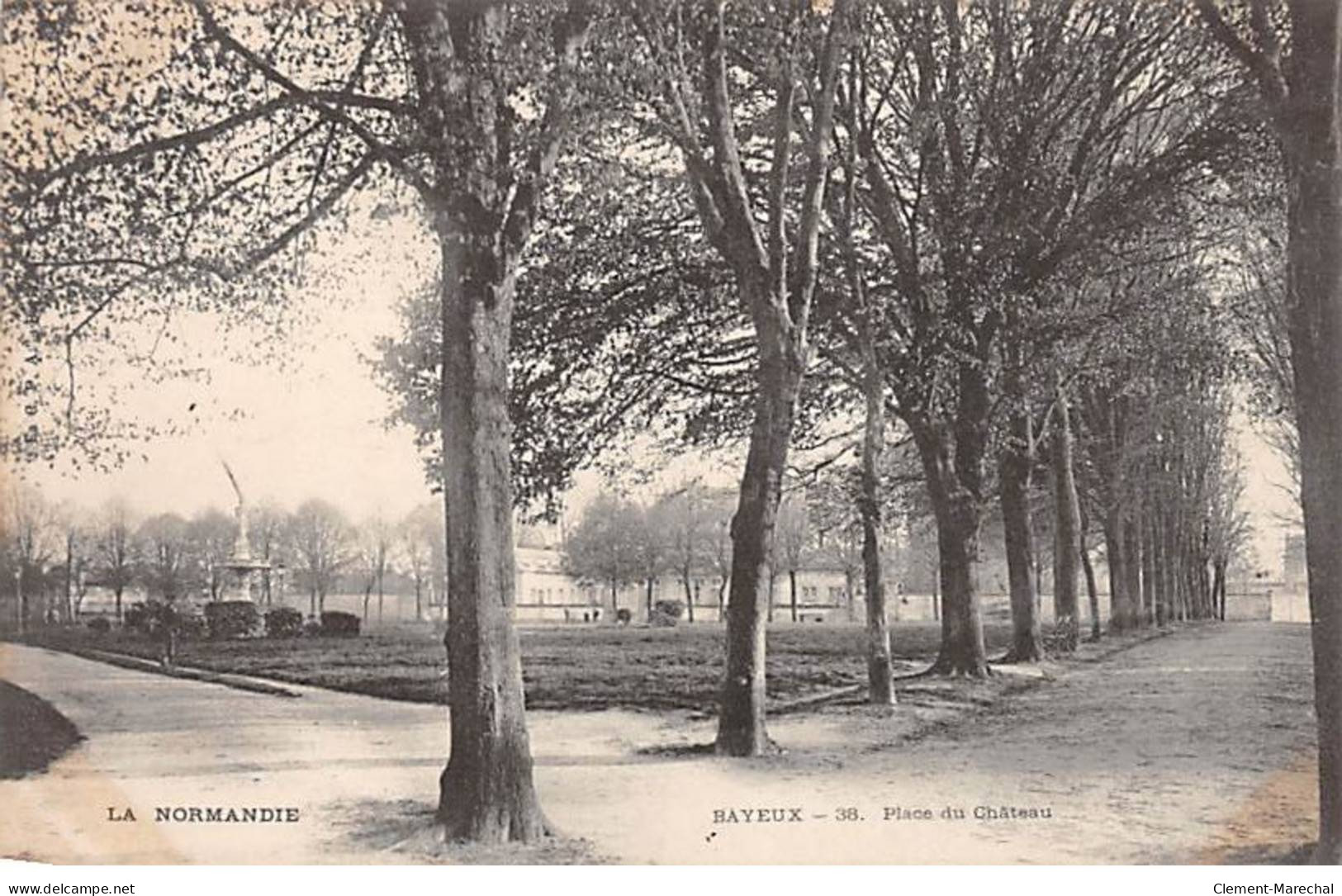 BAYEUX - Place Du Château - Très Bon état - Bayeux