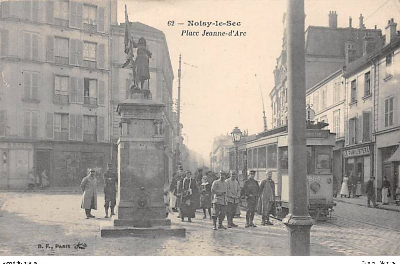NOISY LE SEC - Place Jeanne D'Arc - Très Bon état - Noisy Le Sec