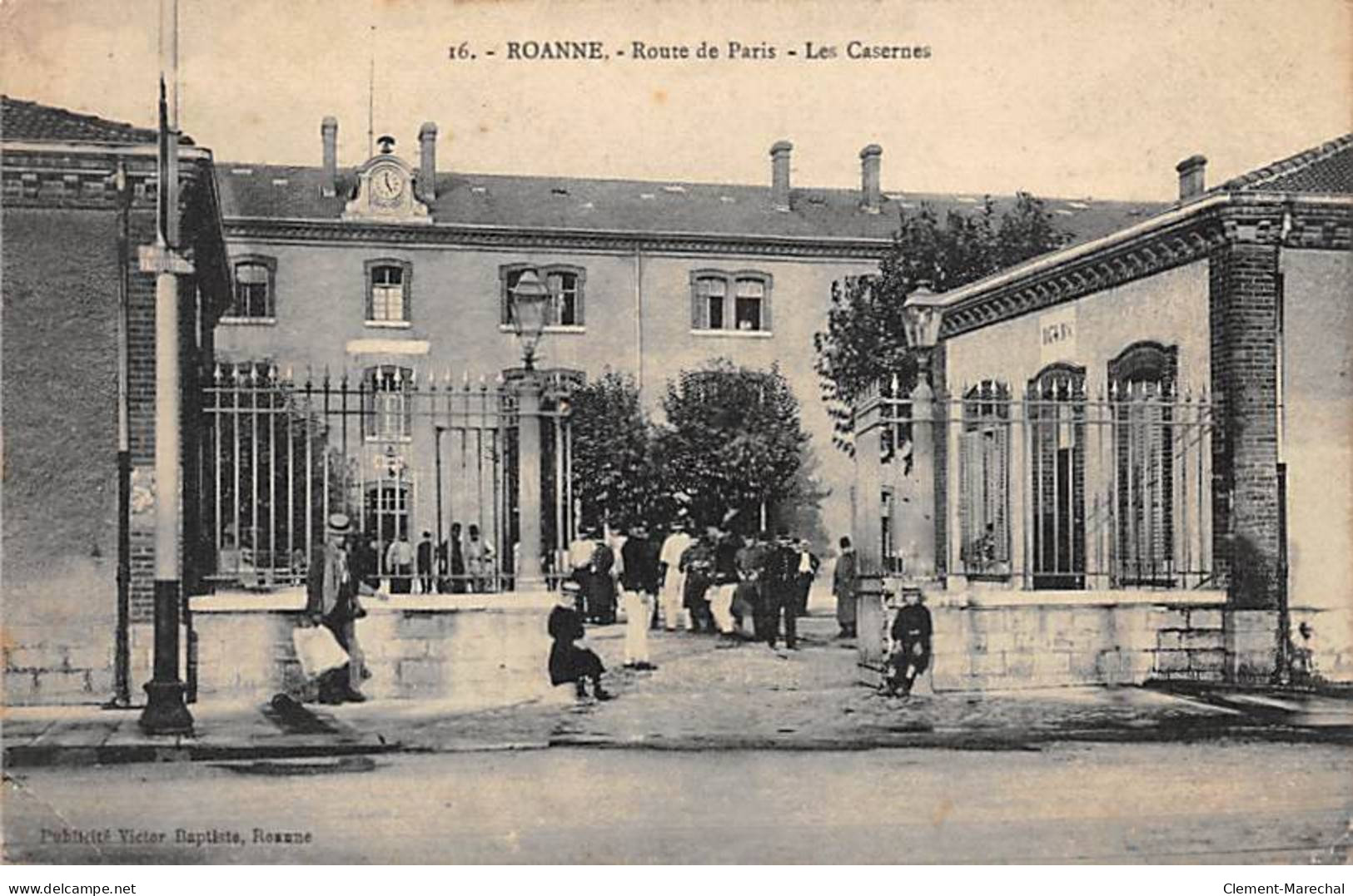 ROANNE - Route De Paris - Les Casernes - Très Bon état - Roanne