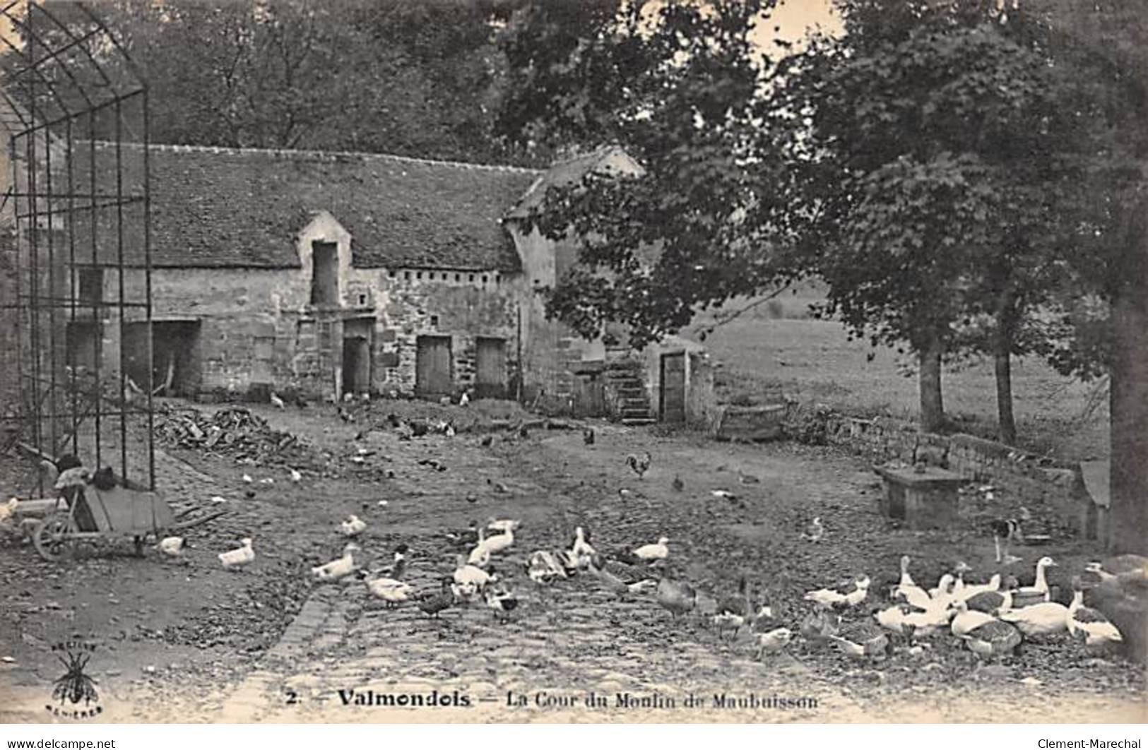 VALMONDOIS - La Cour Du Moulin De Maubuisson - Très Bon état - Valmondois