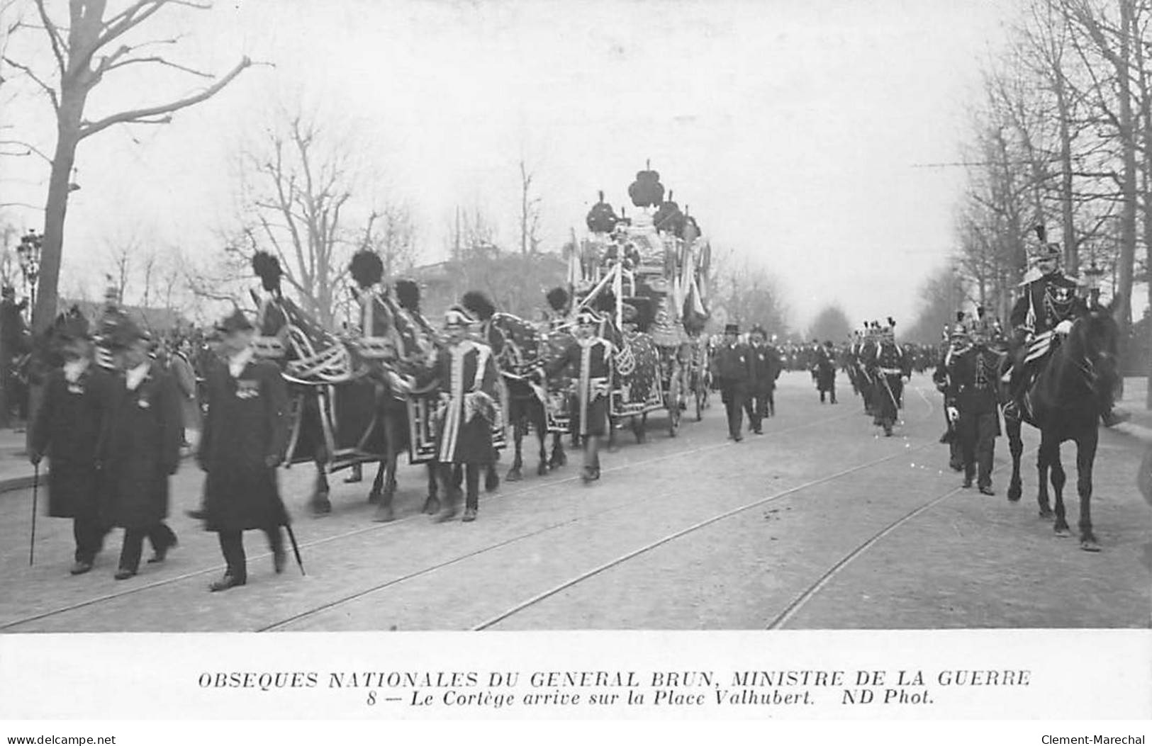 PARIS - Obseques Nationales Du Général Brun, Ministre De La Guerre - La Cortège Sur La Place Valhubert - Très Bon état - Paris (05)