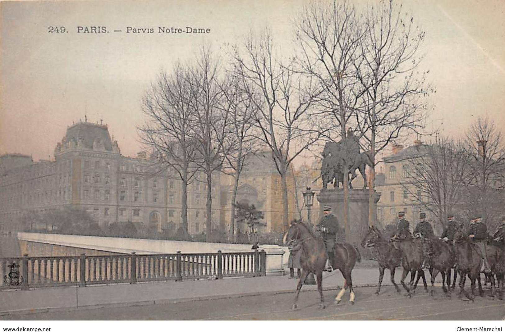 PARIS - Parvis Notre Dame - Très Bon état - Paris (04)