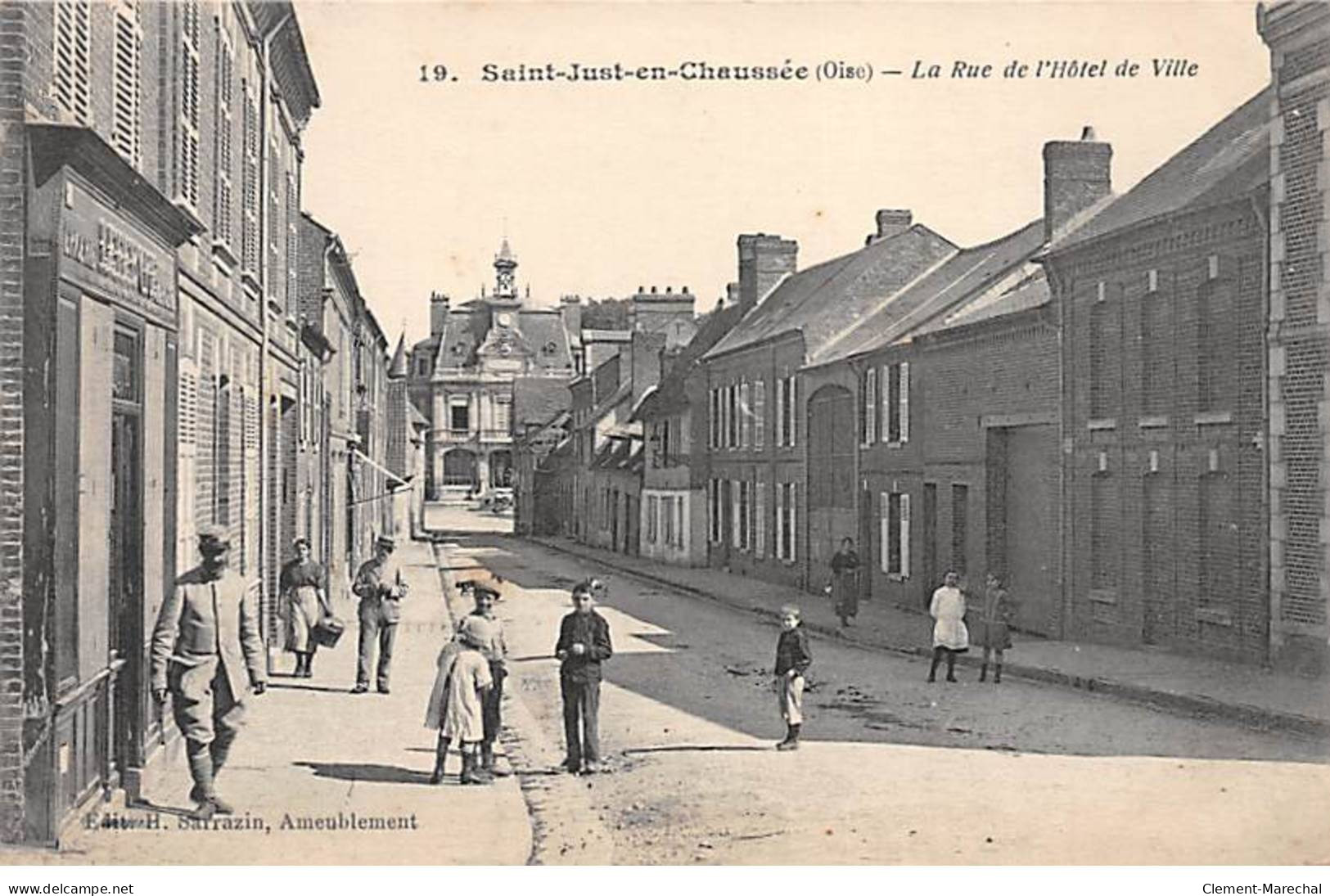 SAINT JUST EN CHAUSSEE - La Rue De L'Hôtel De Ville - Très Bon état - Saint Just En Chaussee