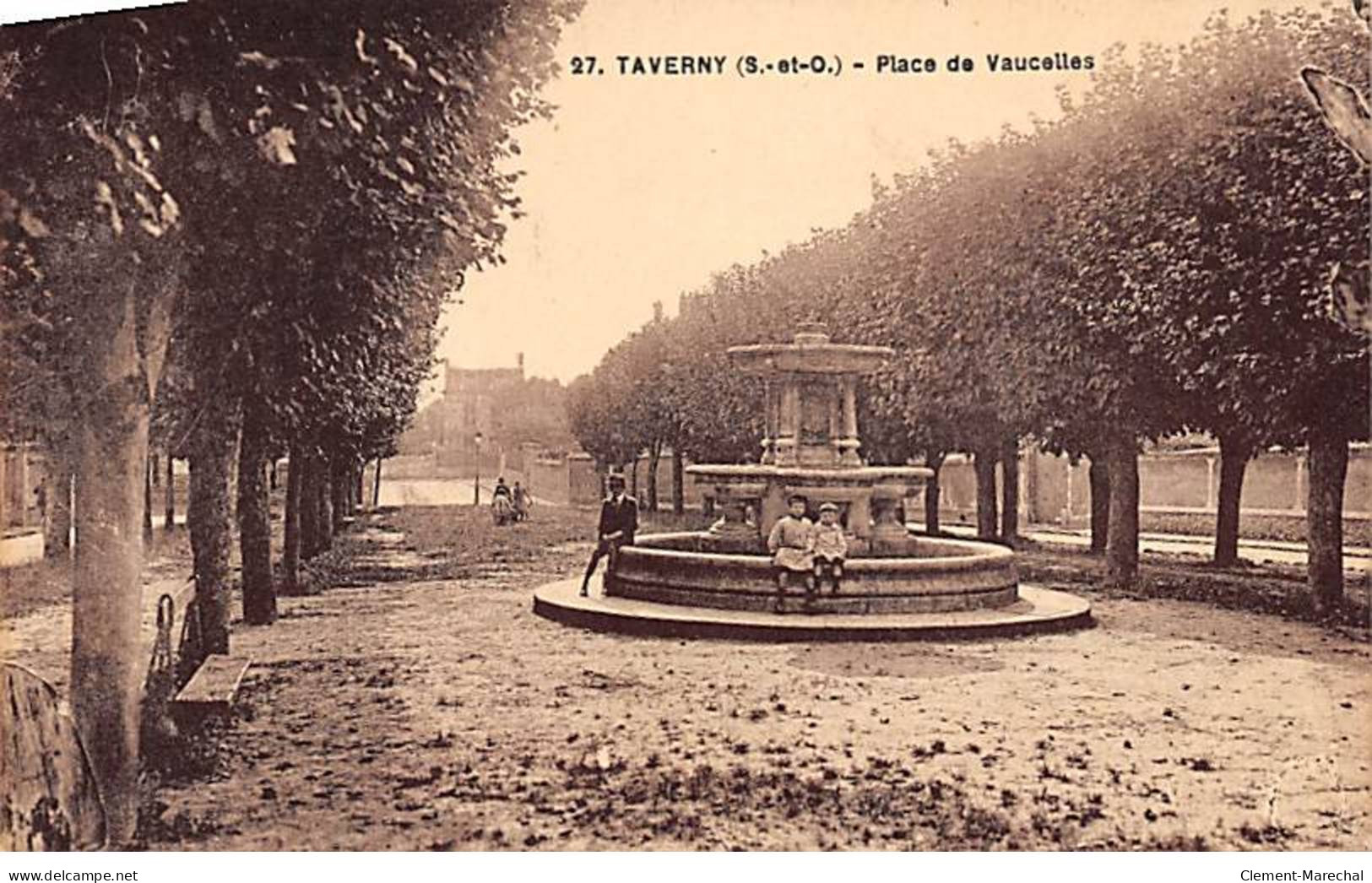 TAVERNY - Place De Vaucelles - Très Bon état - Taverny