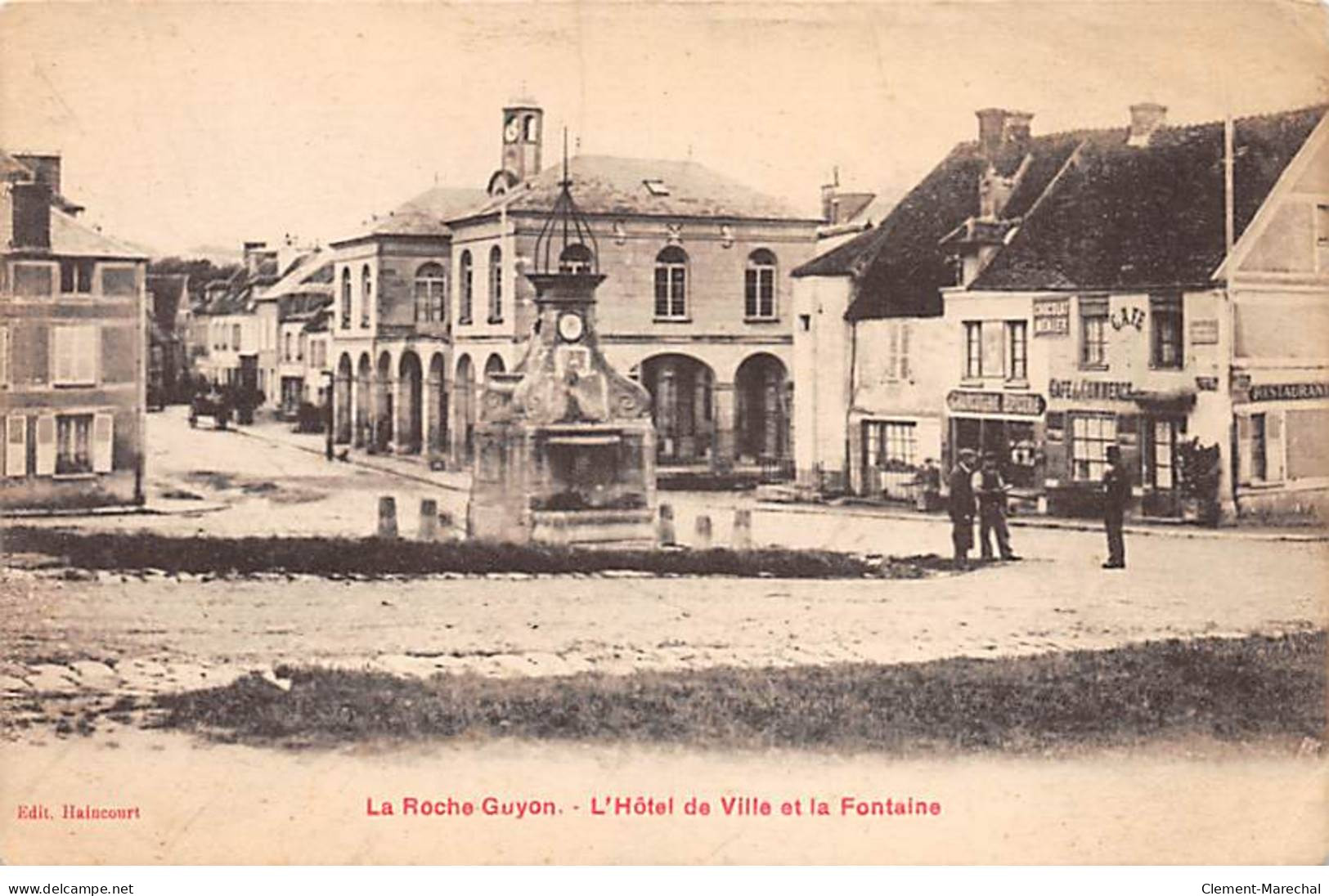 LA ROCHE GUYON - L'Hôtel De Ville Et La Fontaine - Très Bon état - La Roche Guyon