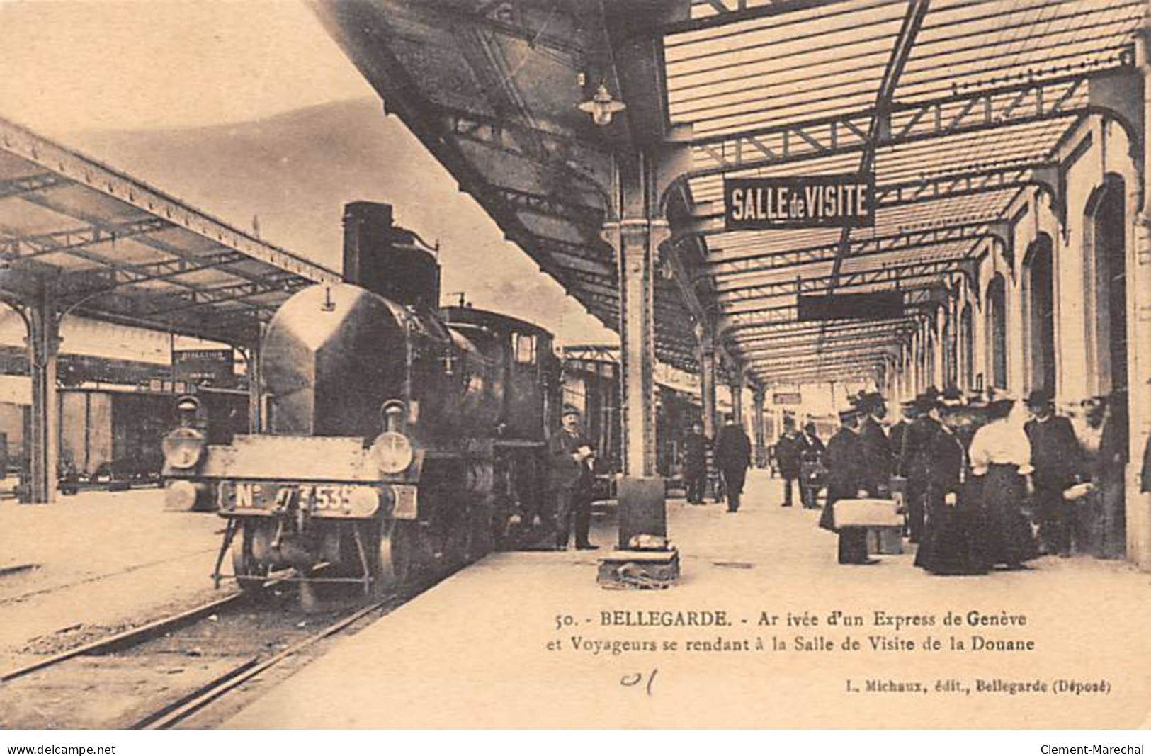 BELLEGARDE - Arrivée D'un Express De Genève Et Voyageurs Se Rendant à La Salle De La Douane - état - Bellegarde-sur-Valserine