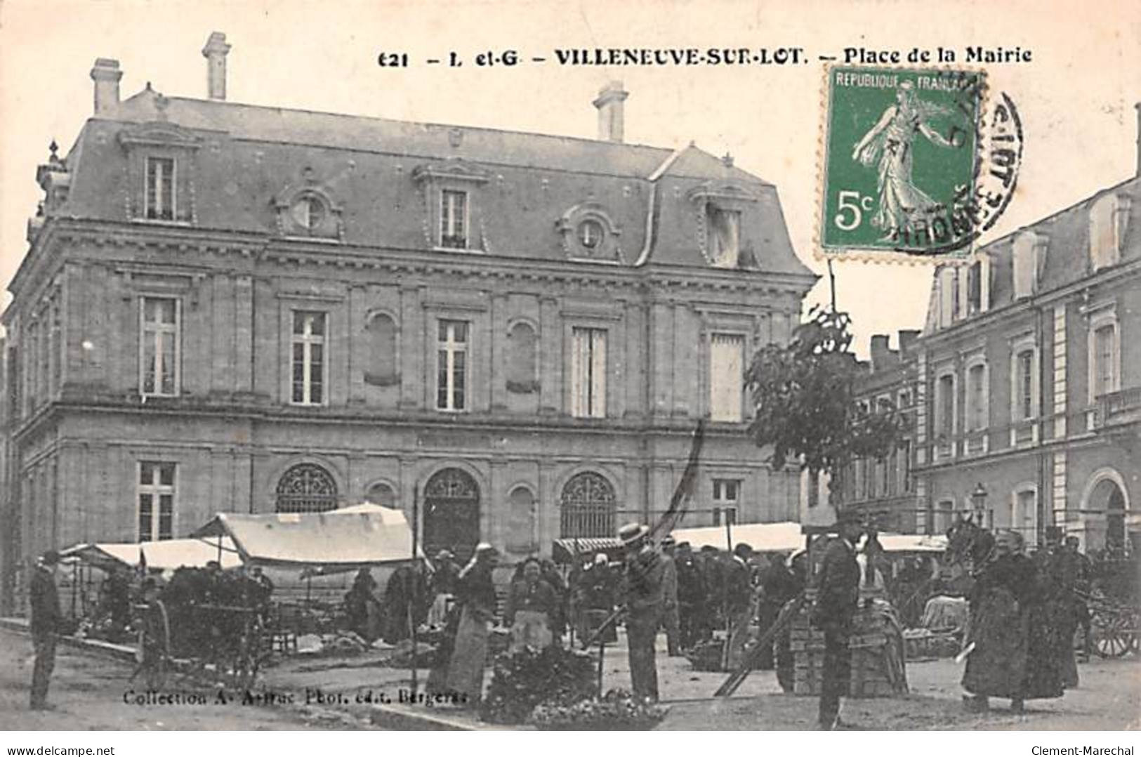 VILLENEUVE SUR LOT - Place De La Mairie - Très Bon état - Villeneuve Sur Lot