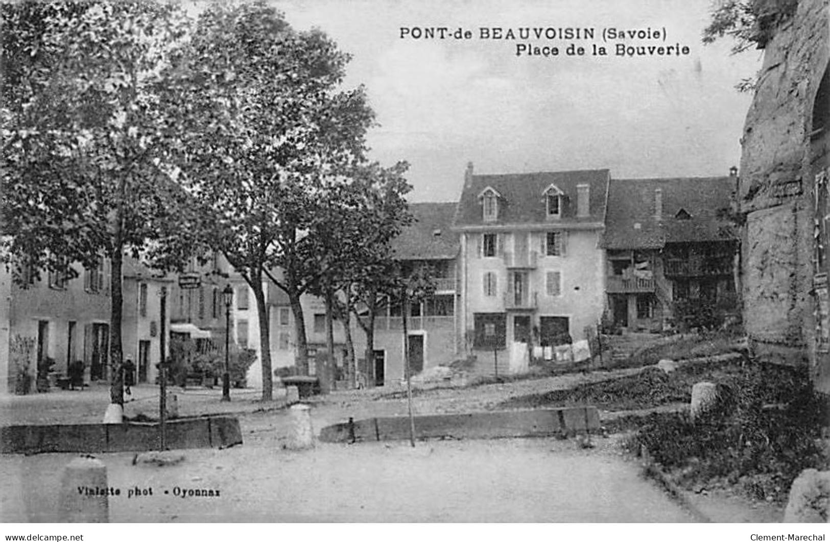 PONT DE BEAUVOISIN - Place De La Bouverie - Très Bon état - Sonstige & Ohne Zuordnung