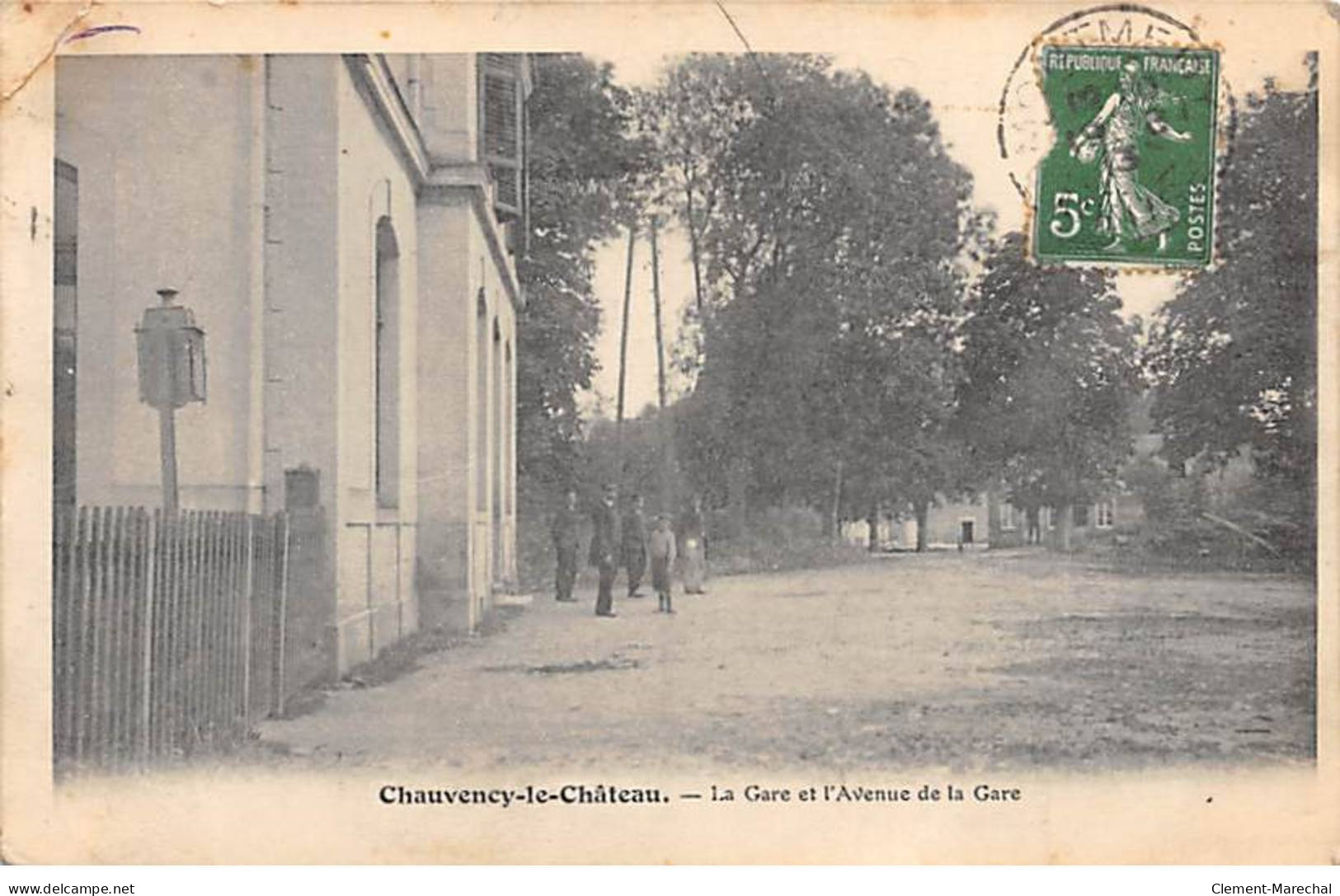 CHAUVENCY LE CHATEAU - La Gare Et L'Avenue De La Gare - état - Autres & Non Classés