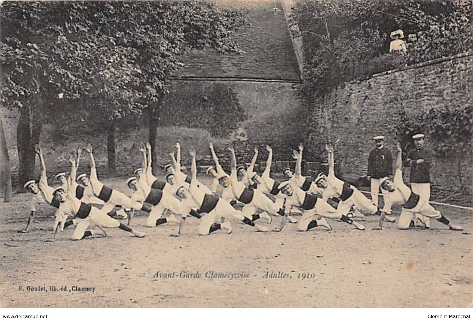 CLAMECY - Avant Garde Clamecyroise - Adultes - 1910 - Très Bon état - Clamecy