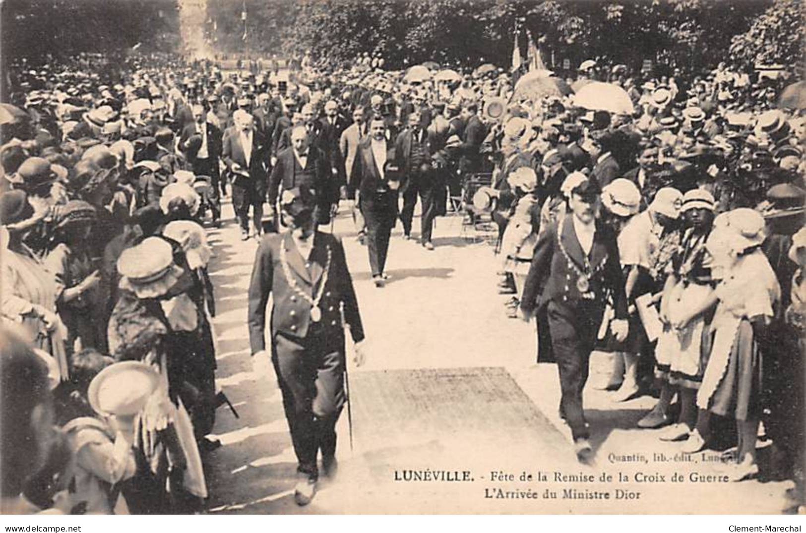 LUNEVILLE - Fête De La Remise De La Croix De Guerre - L'Arrivée Du Ministre Dior - Très Bon état - Luneville