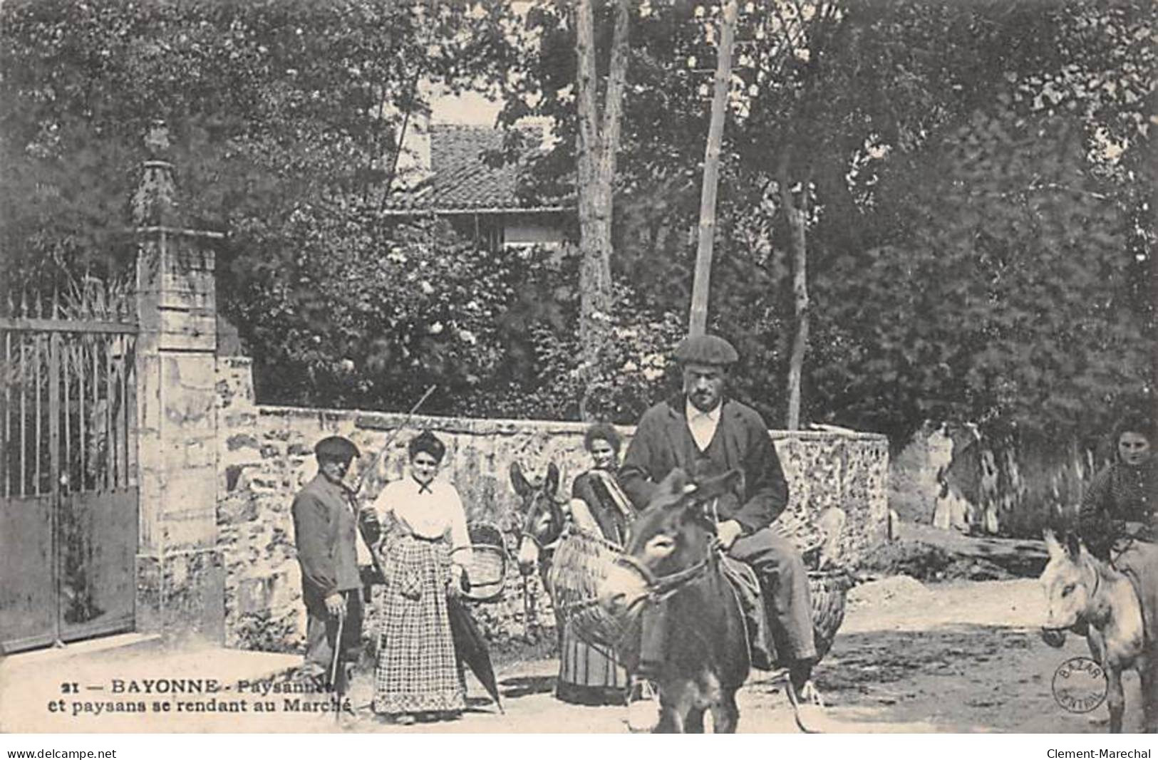 BAYONNE - Paysannes Et Paysans Se Rendant Au Marché - Très Bon état - Bayonne