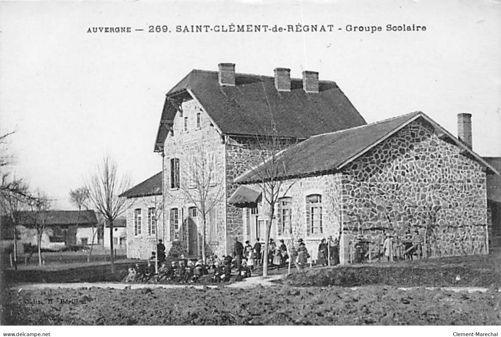 SAINT CLEMENT DE REGNAT - Groupe Scolaire - Très Bon état - Autres & Non Classés