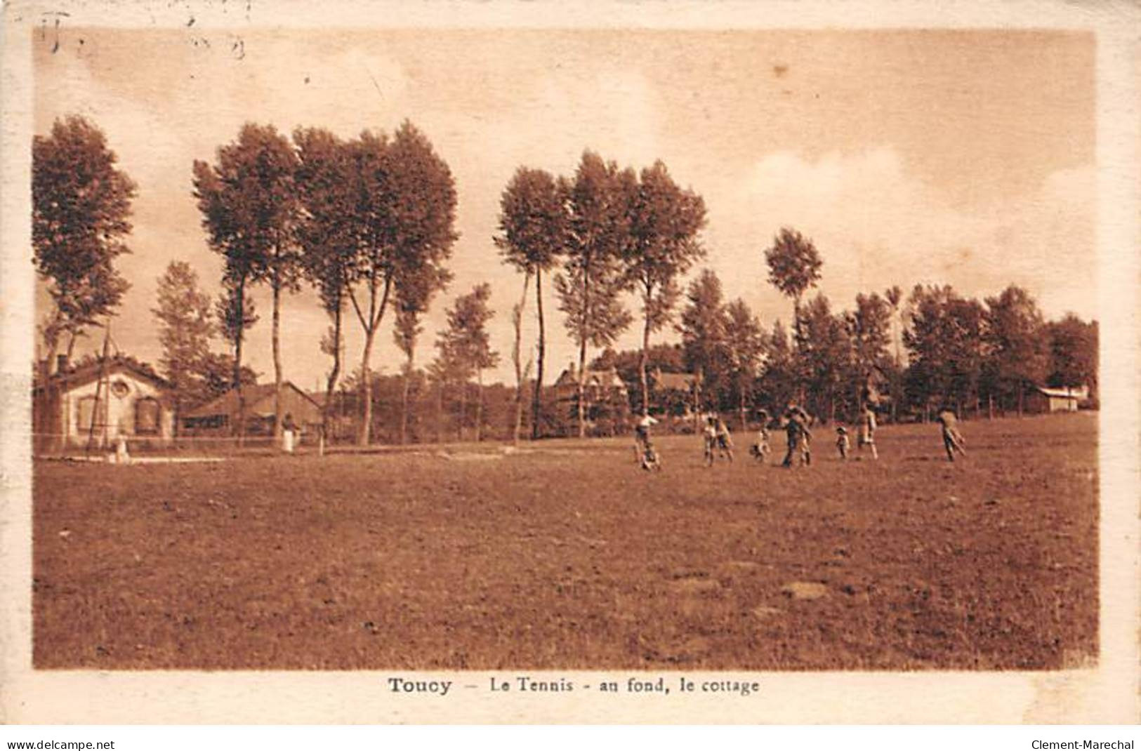 TOUCY - Le Tennis - Très Bon état - Toucy