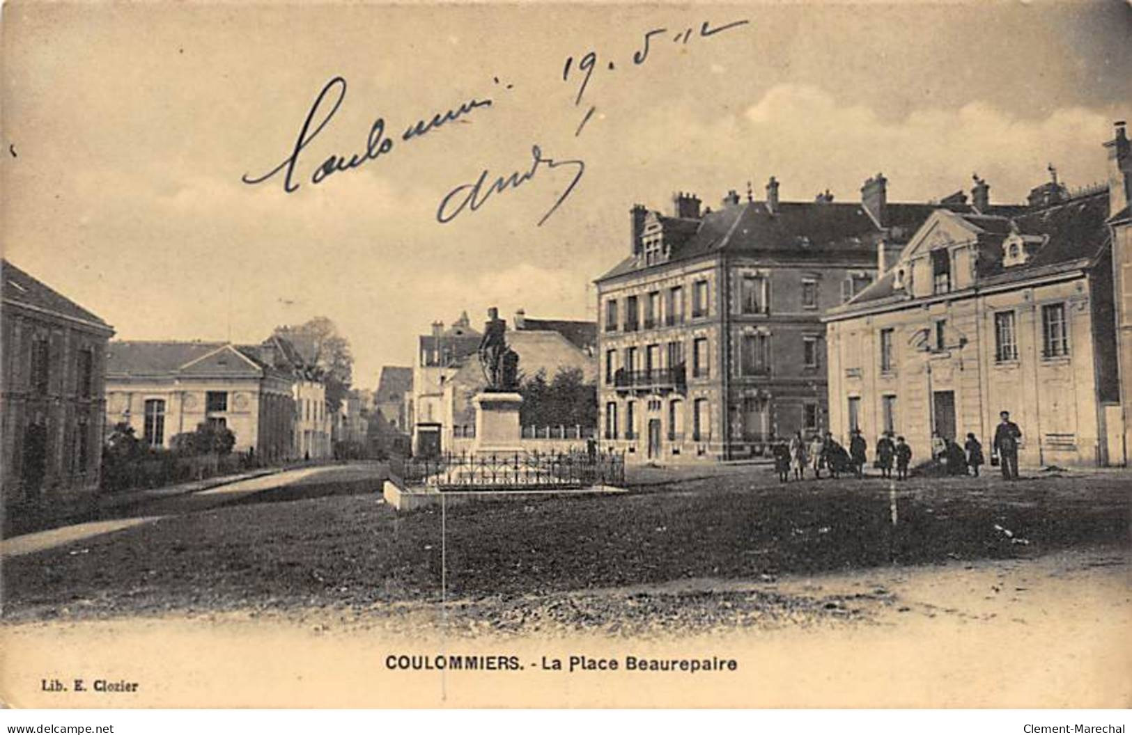 COULOMMIERS - La Place Beaurepaire - Très Bon état - Coulommiers