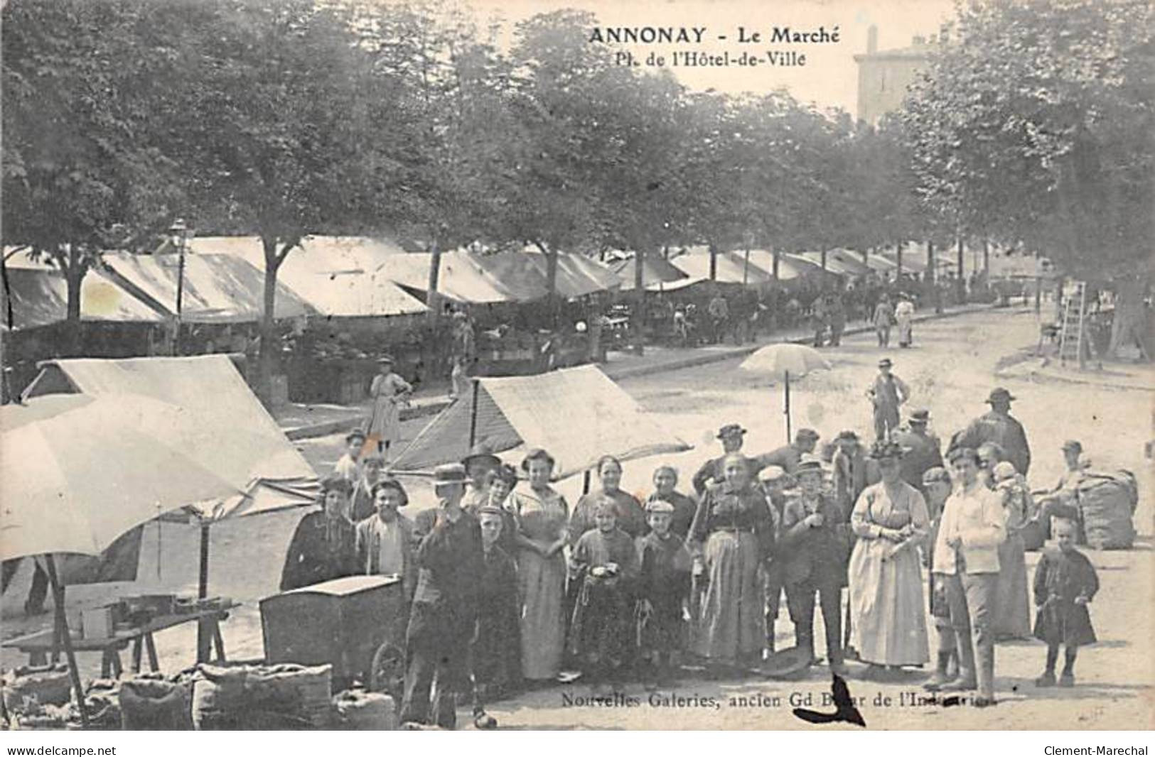 ANNONAY - Le Marché - Place De L'Hôtel De Ville - Très Bon état - Annonay