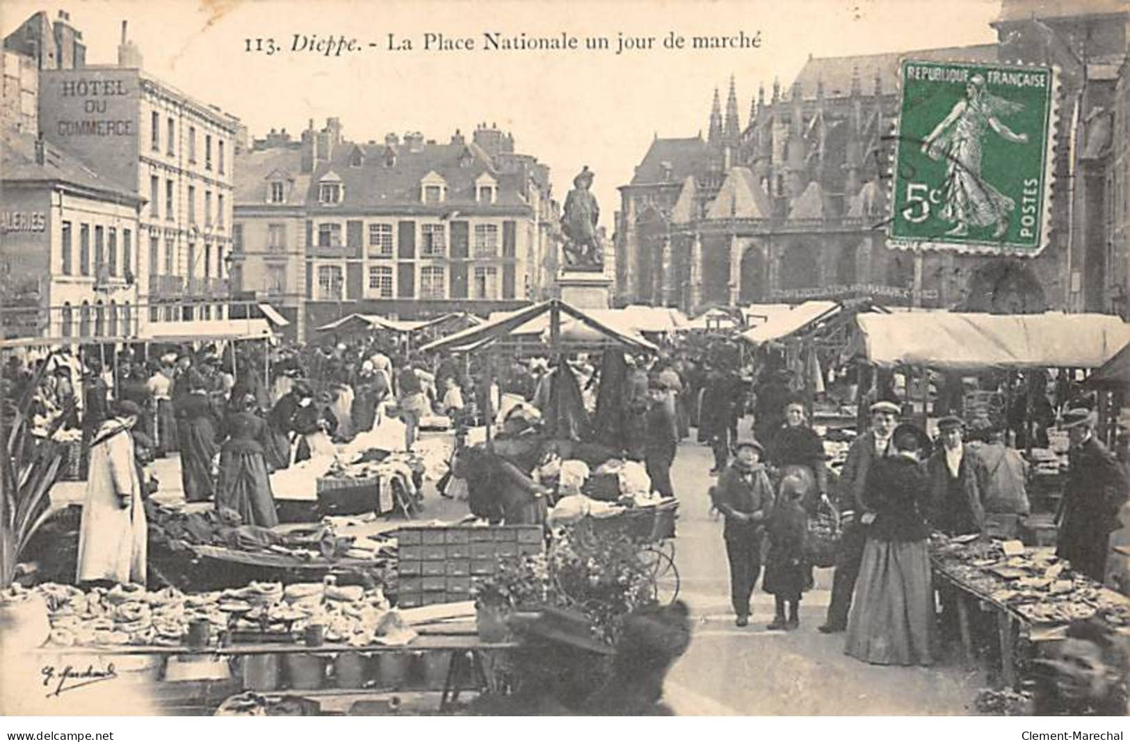 DIEPPE - La Place Nationale Un Jour De Marché - Très Bon état - Dieppe