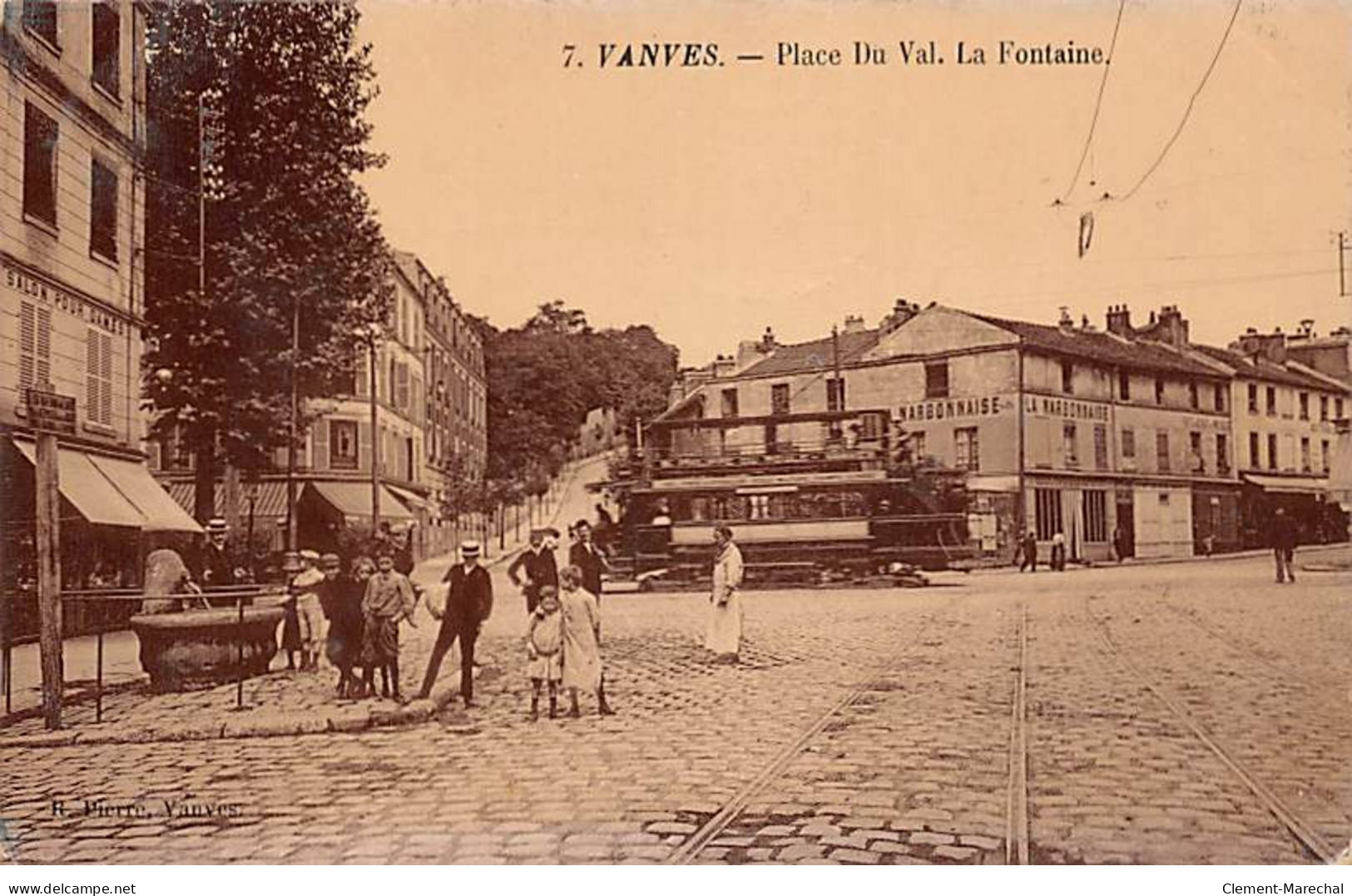 VANVES - Place Du Val - La Fontaine - Très Bon état - Vanves