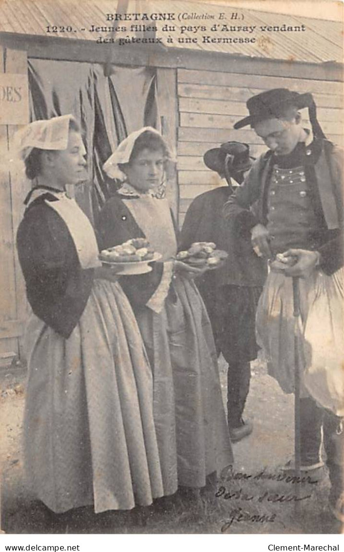 Jeunes Filles Du Pays D'AURAY Vendant Des Gâteaux à Une Kermesse - Très Bon état - Auray