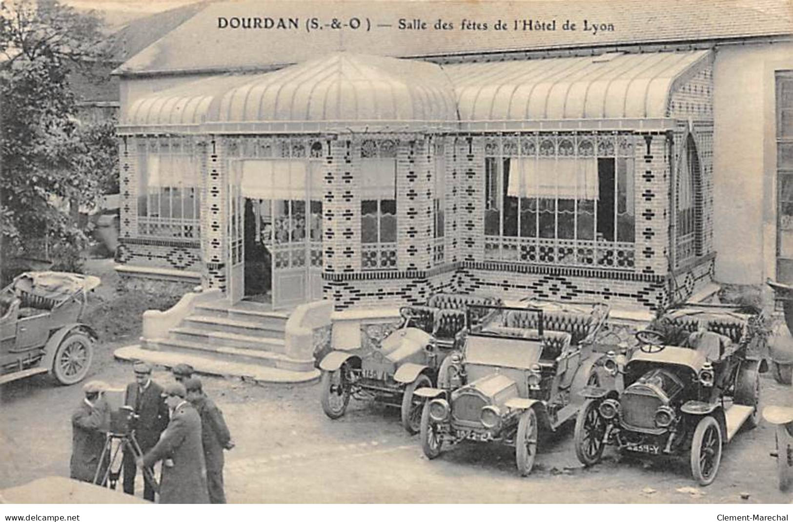 DOURDAN - Salle Des Fêtes De L'Hôtel De Lyon - Très Bon état - Dourdan