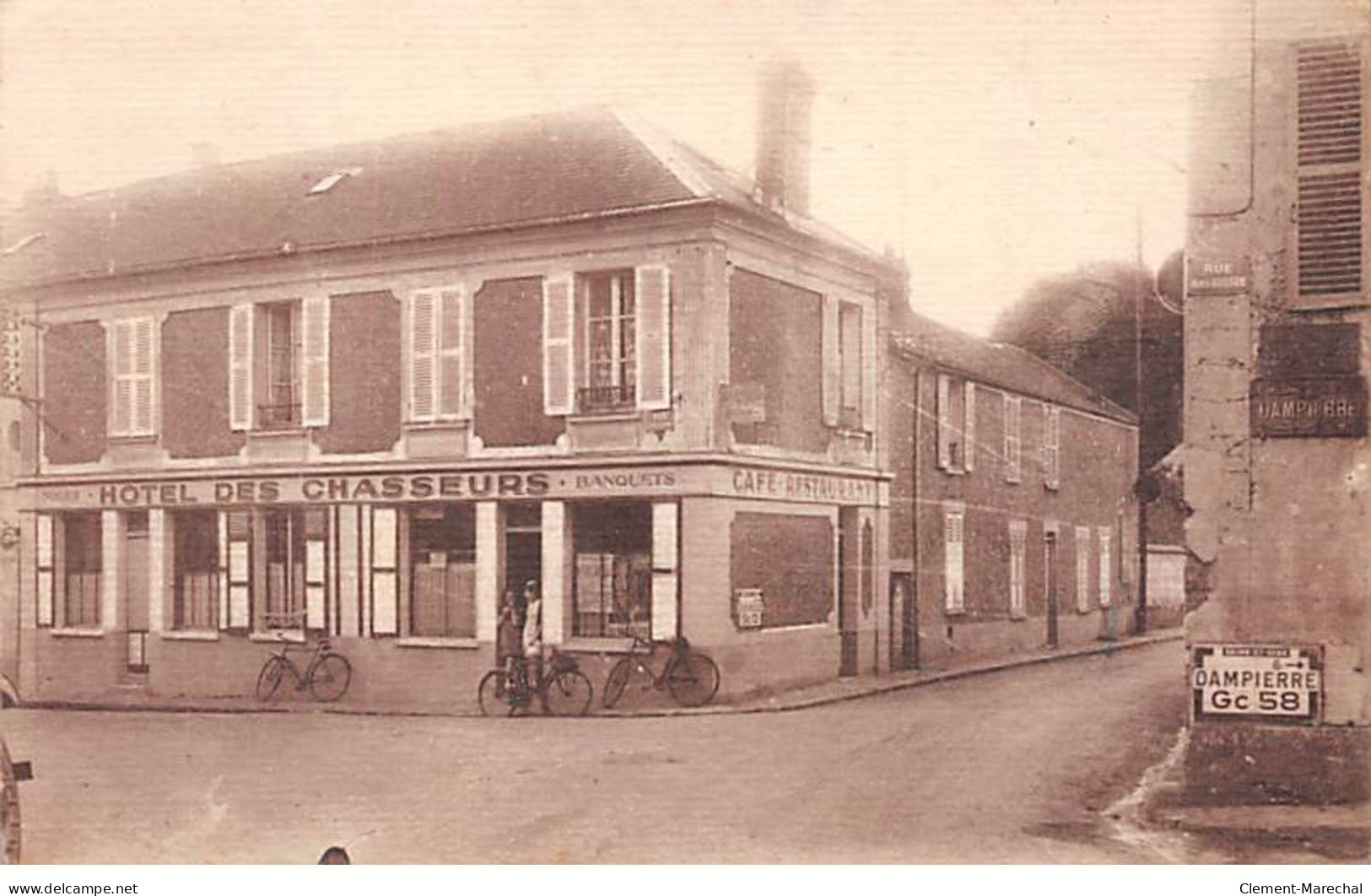 LE MESNIL SAINT DENIS - Hôtel Des Chasseurs - Très Bon état - Le Mesnil Saint Denis