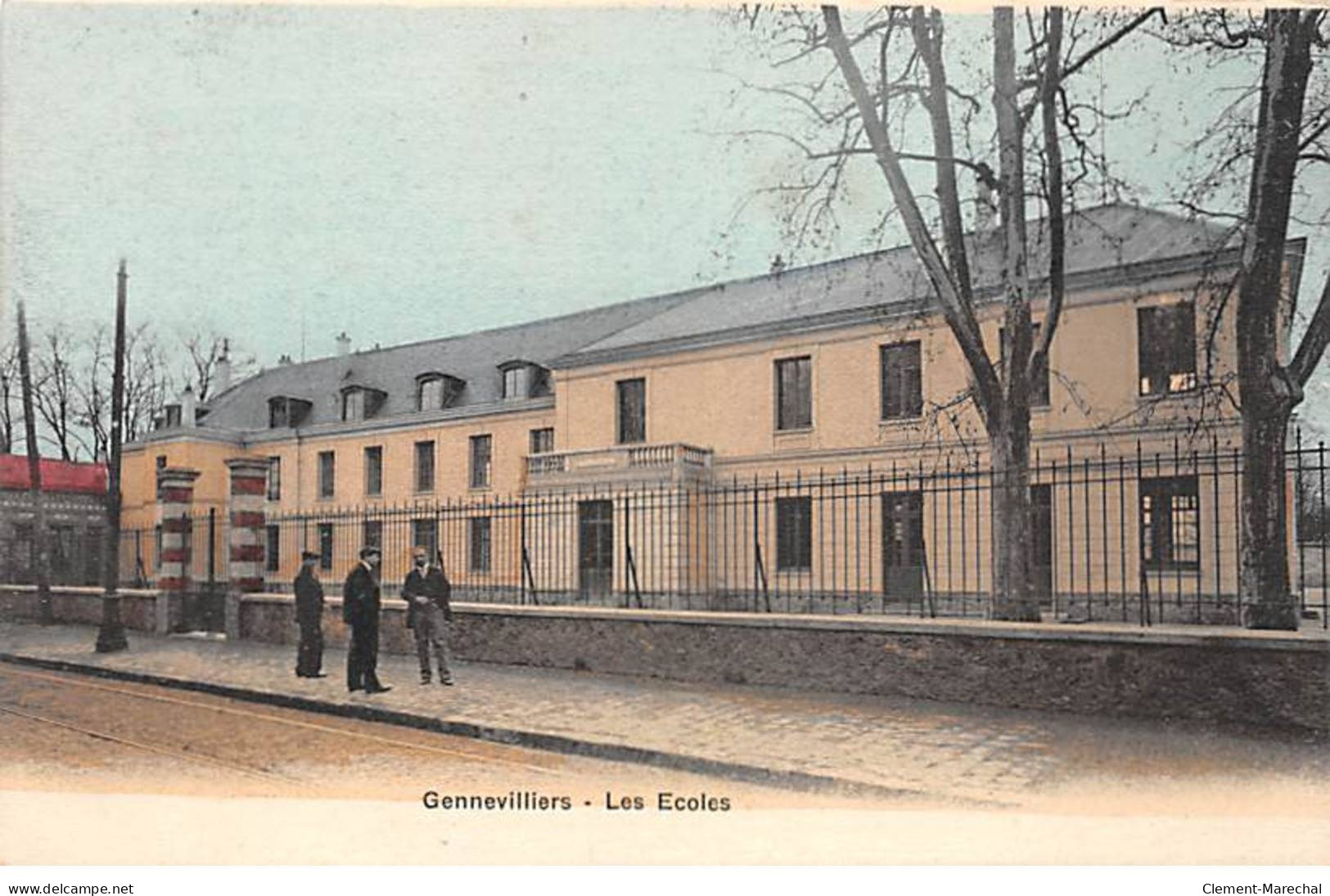 GENNEVILLIERS - Les Ecoles - Très Bon état - Gennevilliers