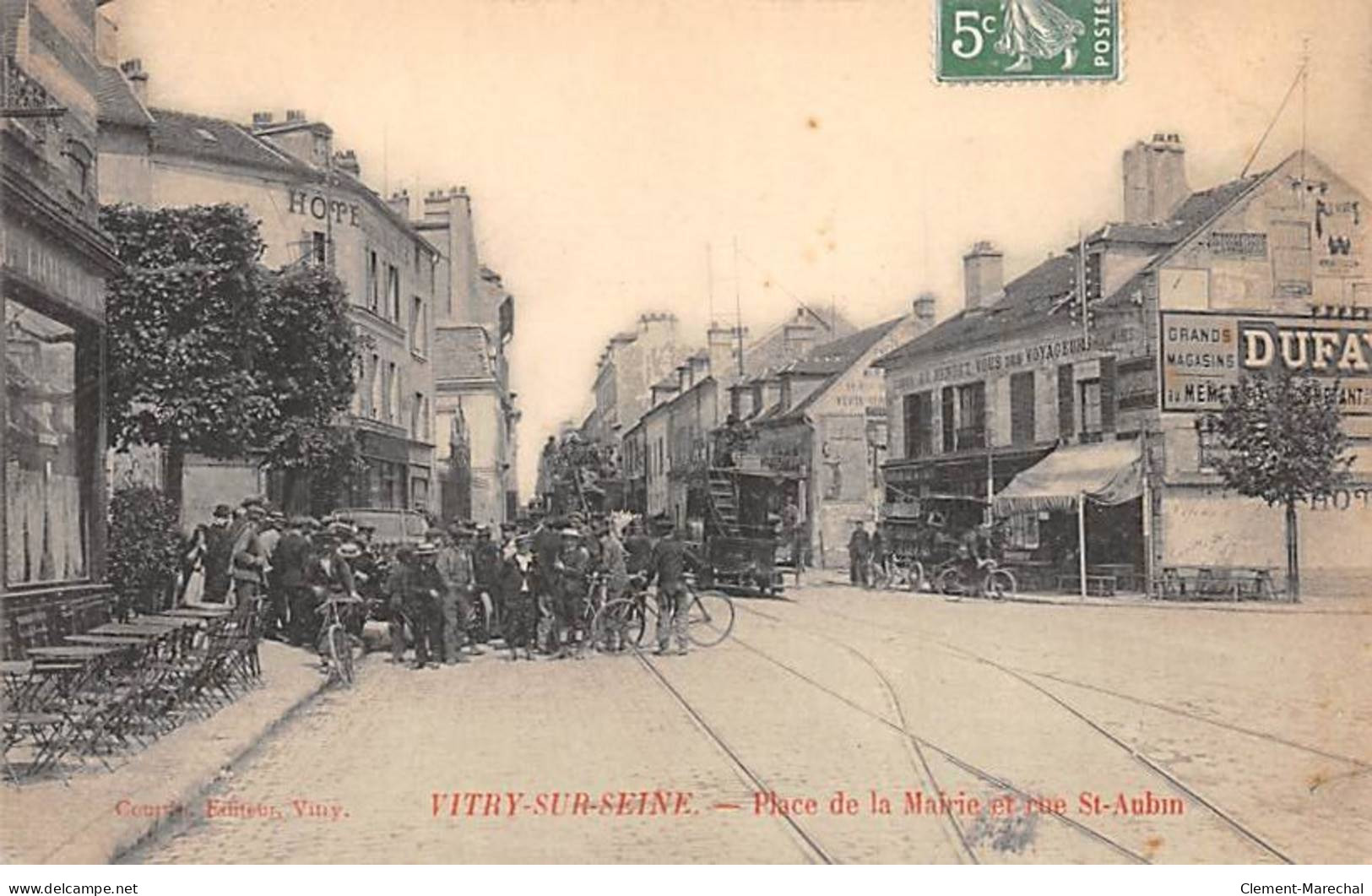 VITRY SUR SEINE - Place De La Mairie Et Rue Saint Aubin - Très Bon état - Vitry Sur Seine