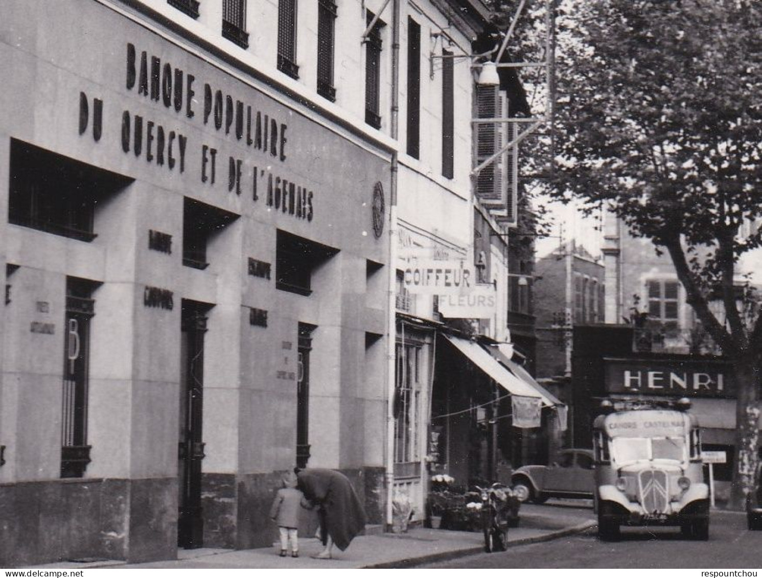 RARE CPSM CAHORS Banque Populaire Du Quercy Et De L'Agenais Siège Social 46 LOT Voiture Camion Citroën - Cahors