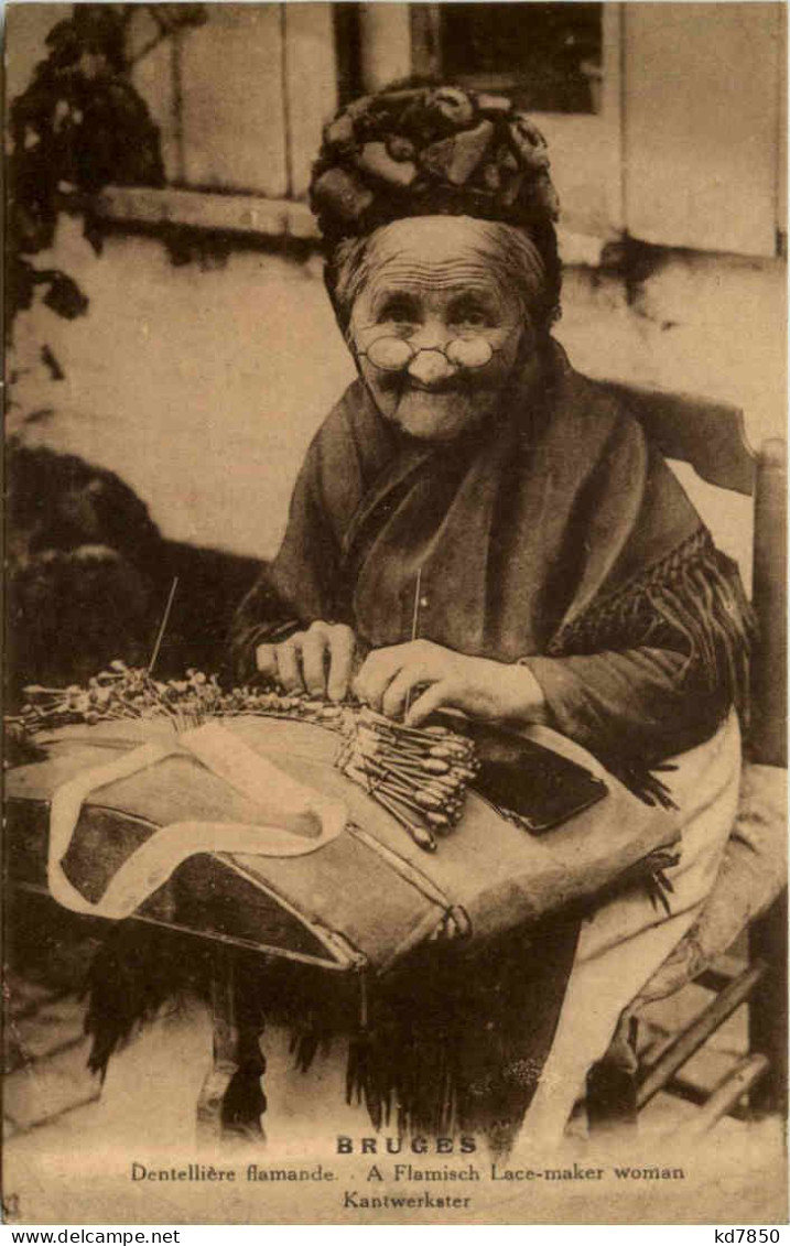 Bruges - Lace Maker - Brugge