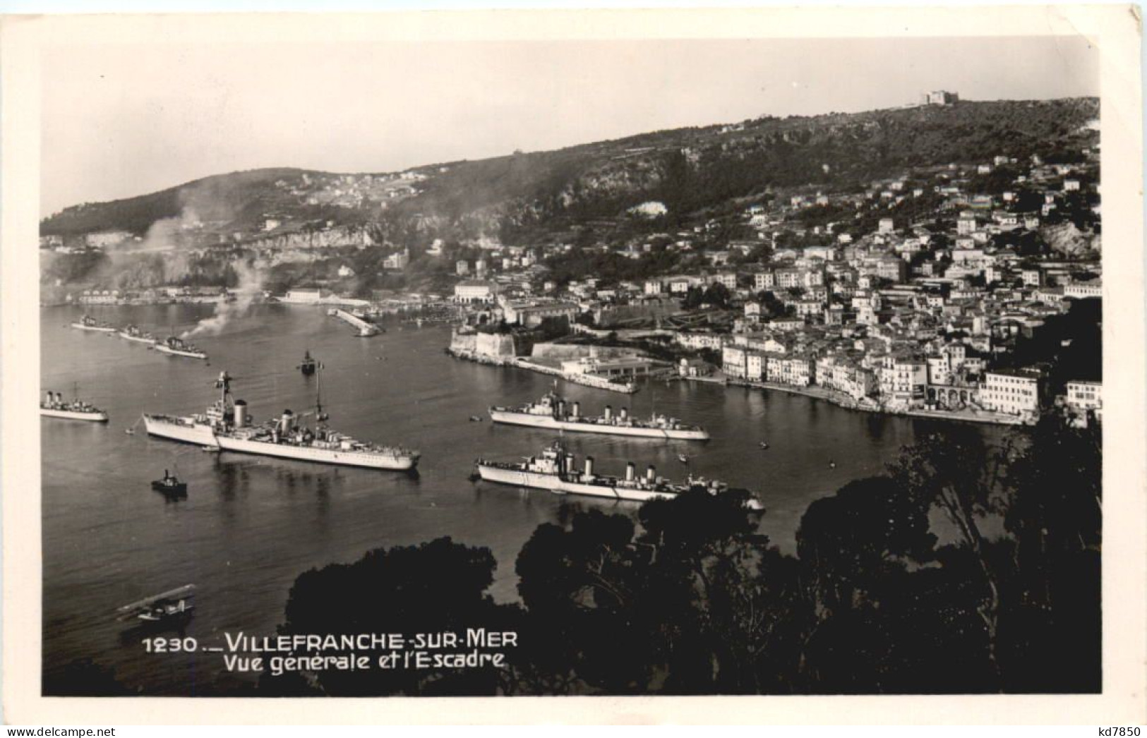 Villefranche-Sur-Mer, Vue Generale Et LÈscadre - Villefranche-sur-Mer