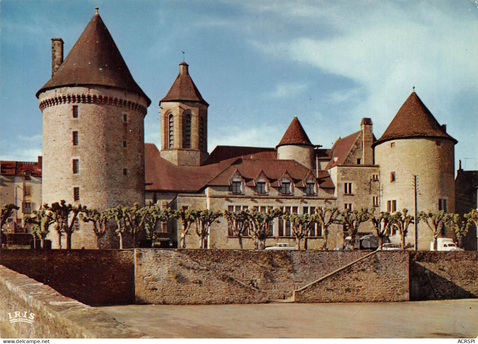 23 BOURGANEUF Le Chateau Cp Vierge Non Circulé éd IRIS (Scan R/V) N° 24 \MS9015 - Bourganeuf