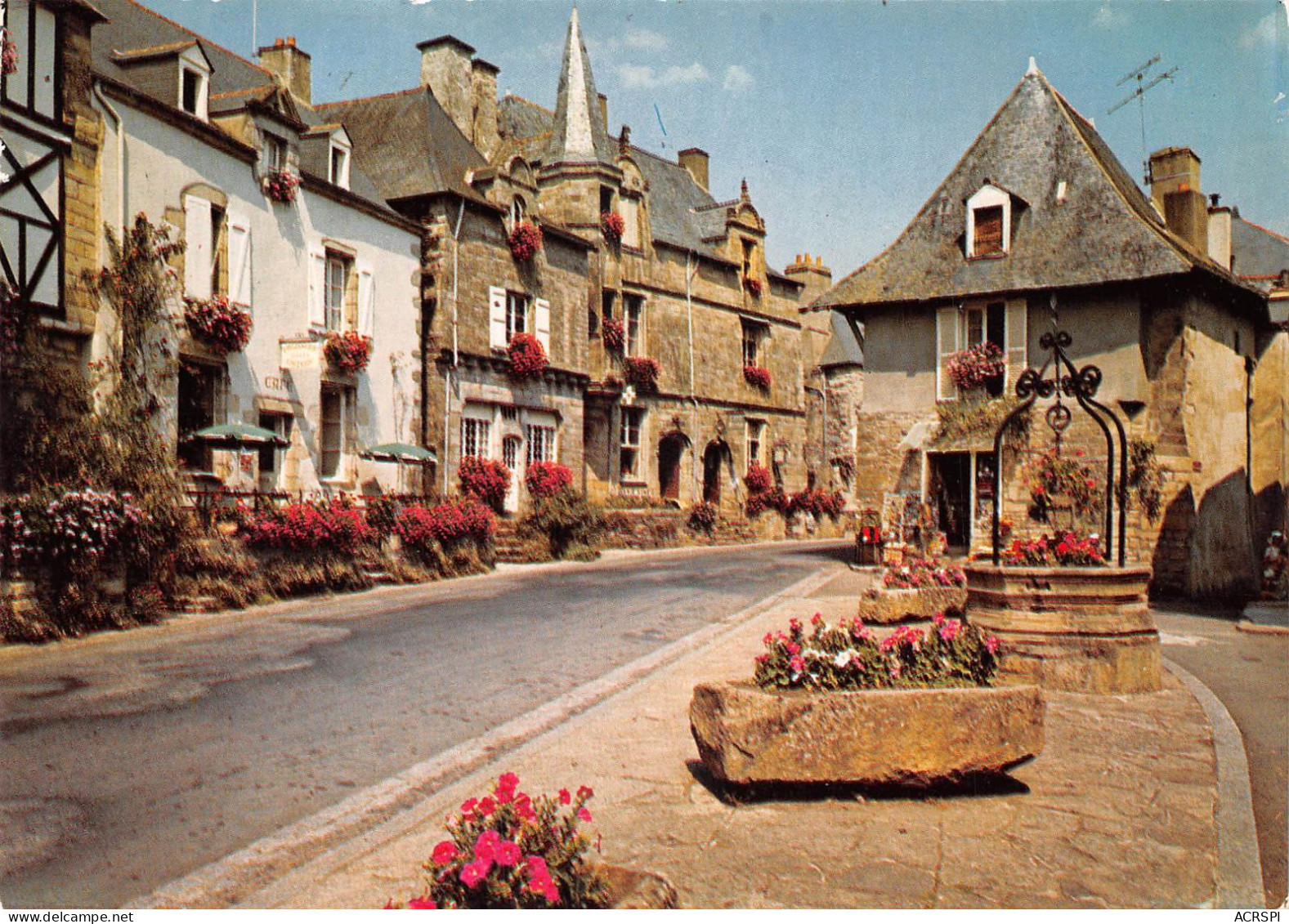 56 ROCHEFORT-EN-TERRE Le Puits Sur La Place Du Puits (Scan R/V) N° 9 \MS9025 - Rochefort En Terre