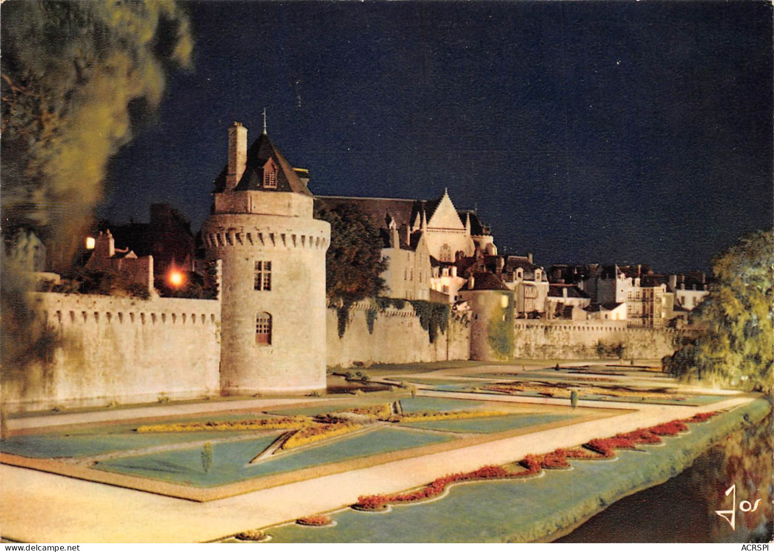 56 VANNES Tour Remparts Et Jardins Illuminés La Nuit (Scan R/V) N° 16 \MS9022 - Vannes
