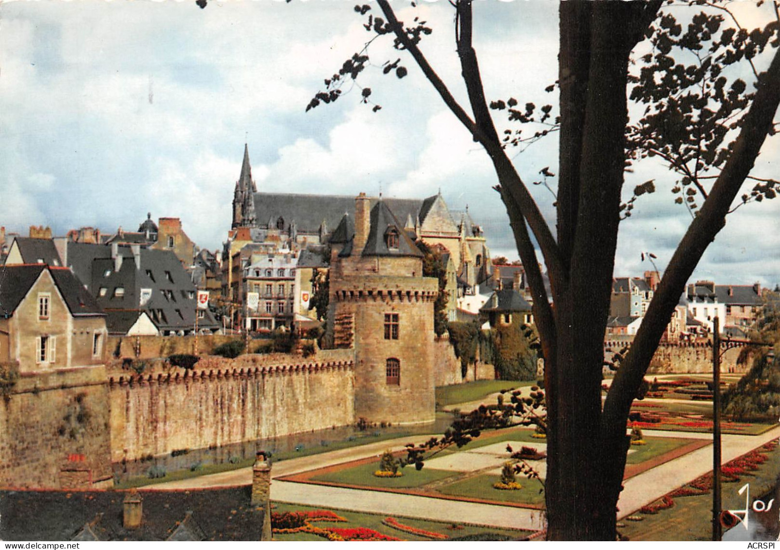 56 VANNES Tour Remparts Jardins Et Cathédrale (Scan R/V) N° 14 \MS9022 - Vannes