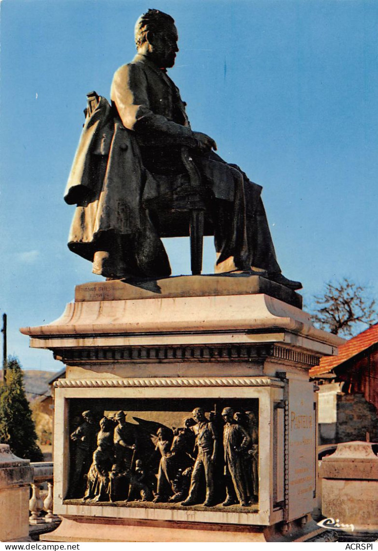 39 ARBOIS Pasteur Statue (Scan R/V) N° 17 \MS9020 - Arbois
