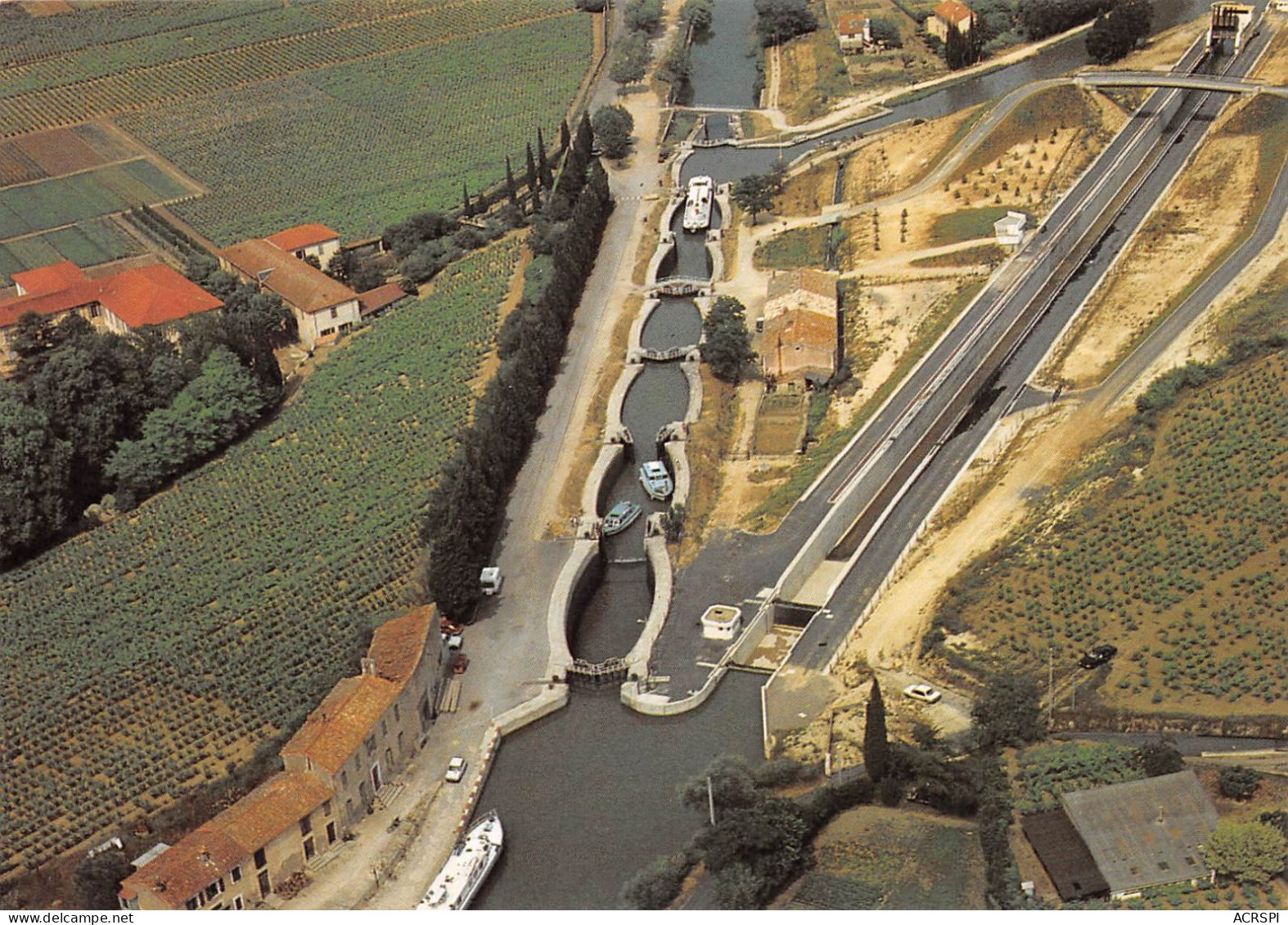 34 BEZIERS FONSERANES Les écluses Le Canal Du Midi Les Huit SAS (Scan R/V) N° 18 \MS9036 - Beziers