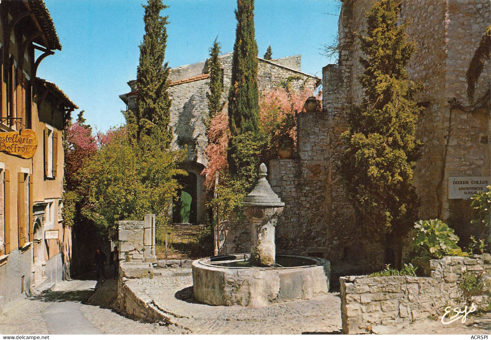 84 VAISON-LA-ROMAINE La Fontaine Et Hotel Du Beffroi (Scan R/V) N° 11 \MS9075 - Vaison La Romaine