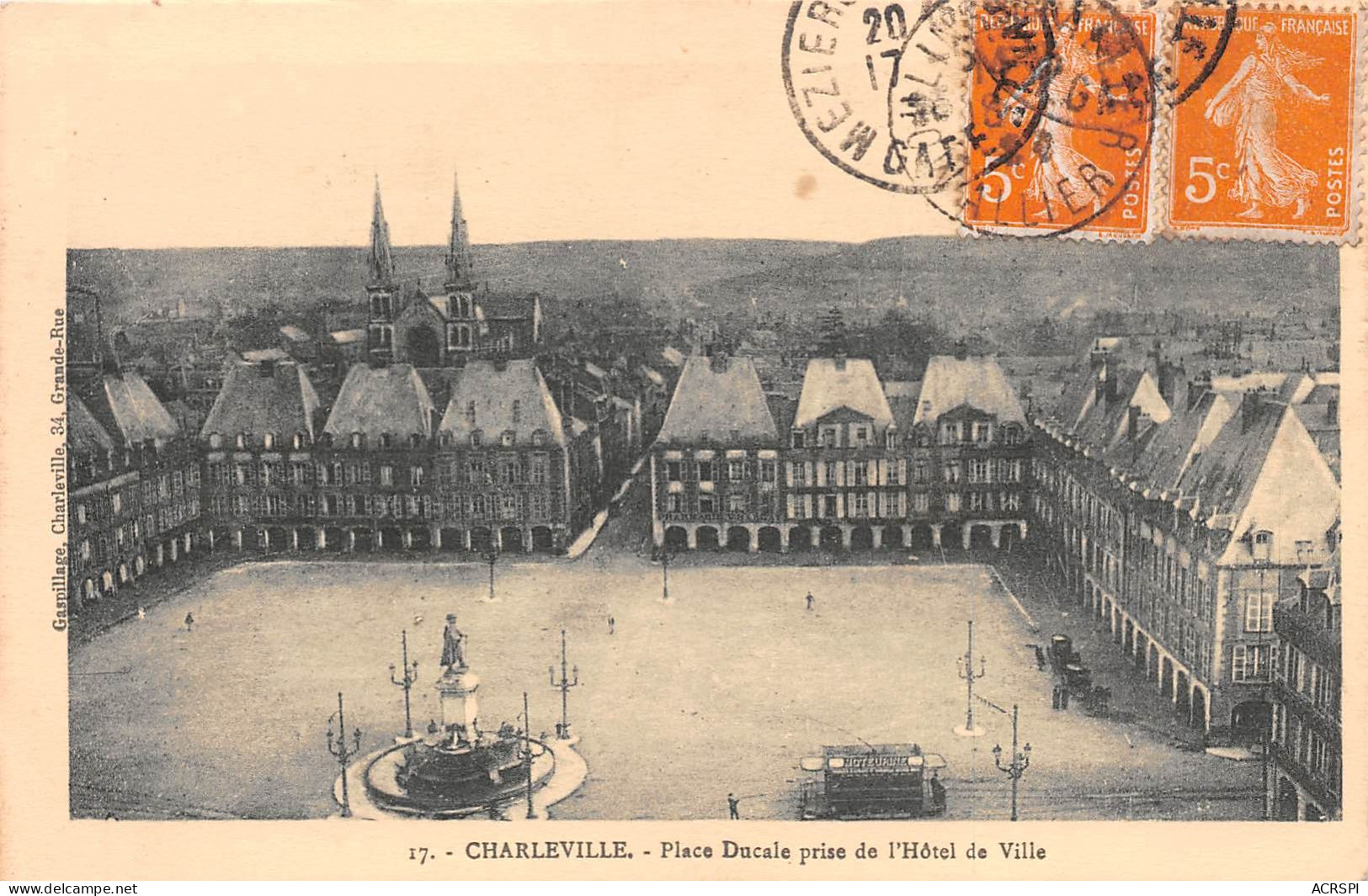 08 Charleville-Mézières La Place Ducale Prise De La Mairie (Scan R/V) N° 4 \MS9070 - Charleville